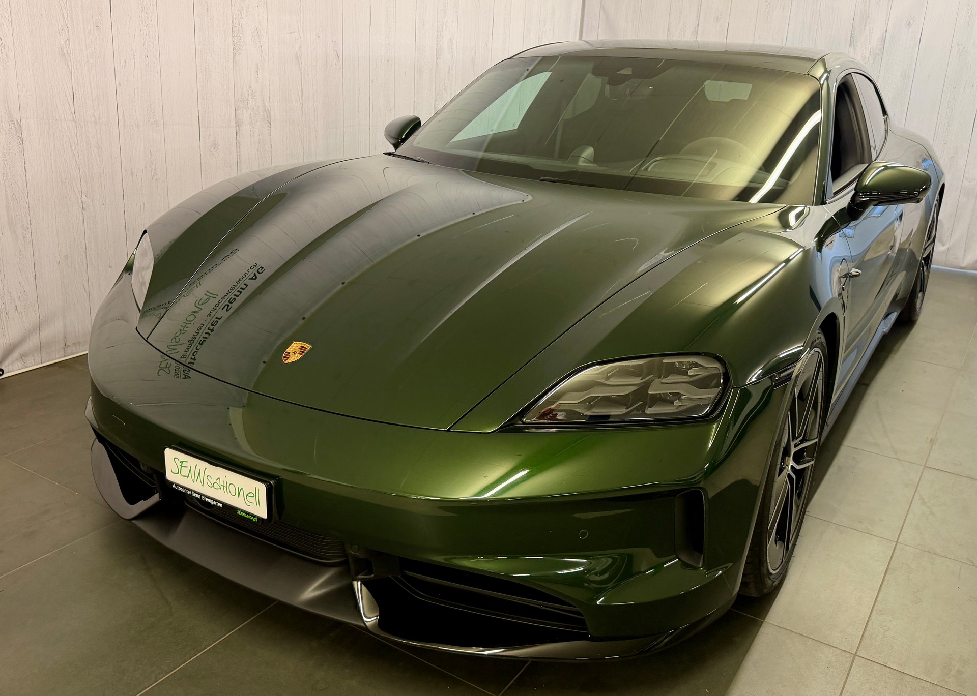 PORSCHE Taycan GTS 104kWh-image-2