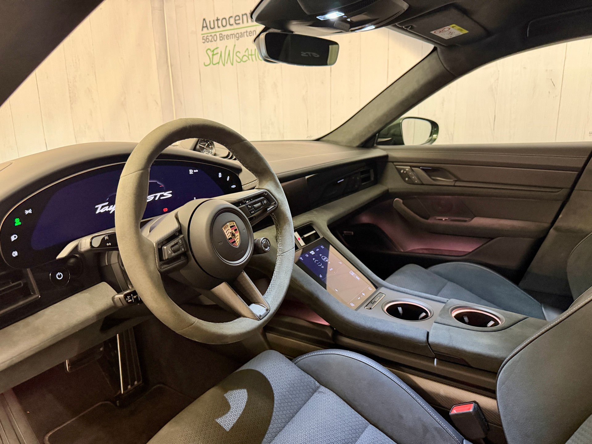PORSCHE Taycan GTS 104kWh-image-8