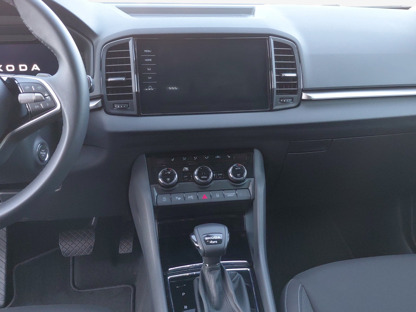 SKODA Karoq 2.0 TDI CR Selection 4x4 DSG-image-10