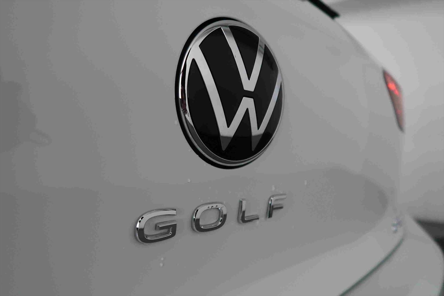 VW Golf 8 1.5 eTSI mHEV R-Line DSG-image-15