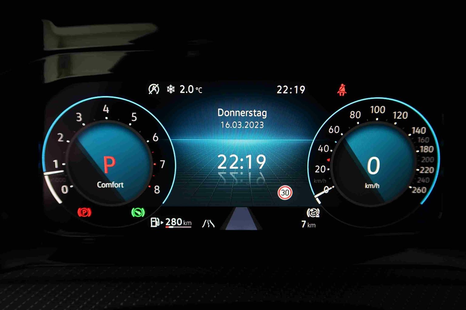 VW Golf 8 1.5 eTSI mHEV R-Line DSG-image-10