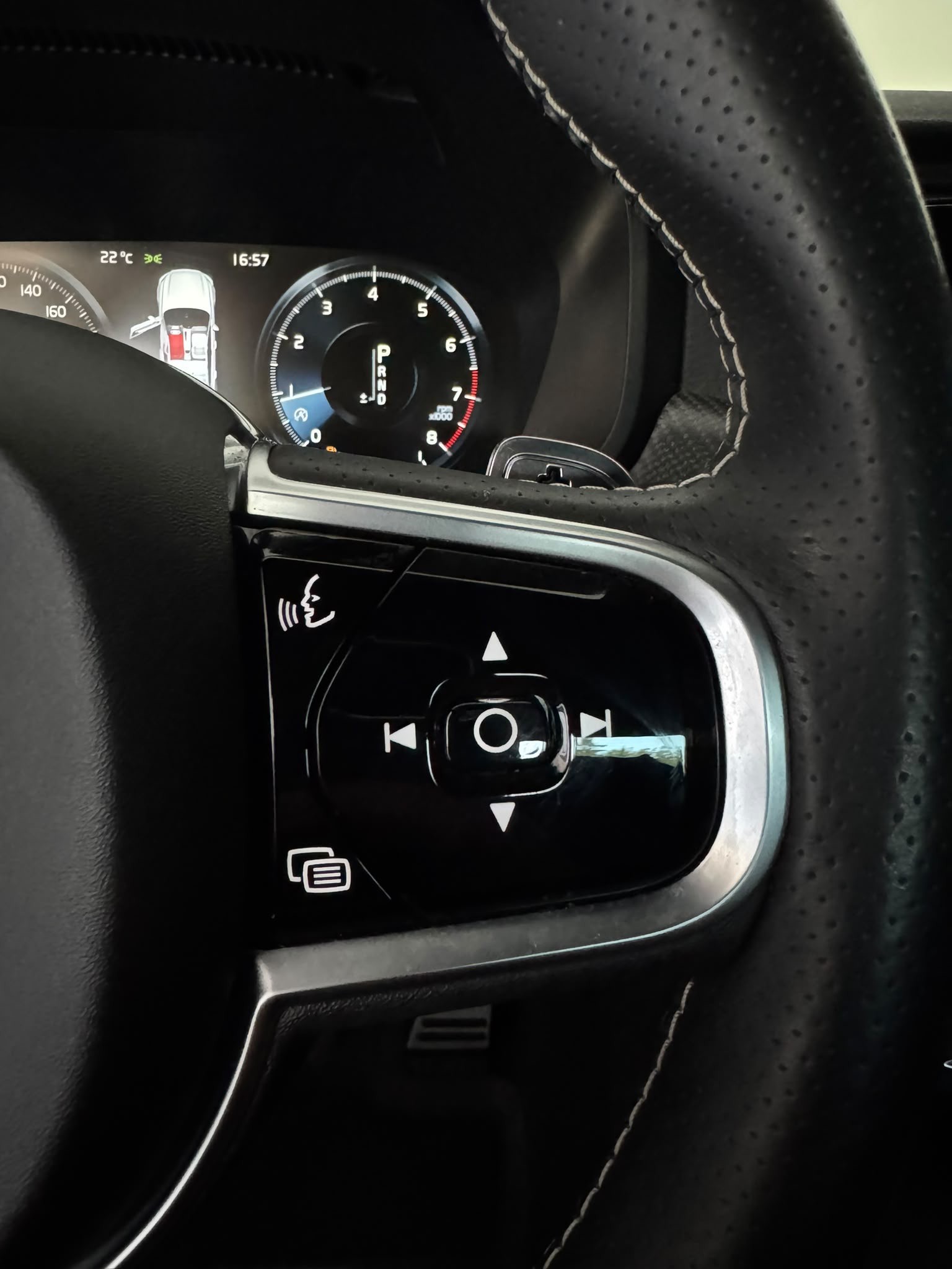VOLVO S90 T6 AWD R-Design Geartronic | CH | 1.Hand |-image-17