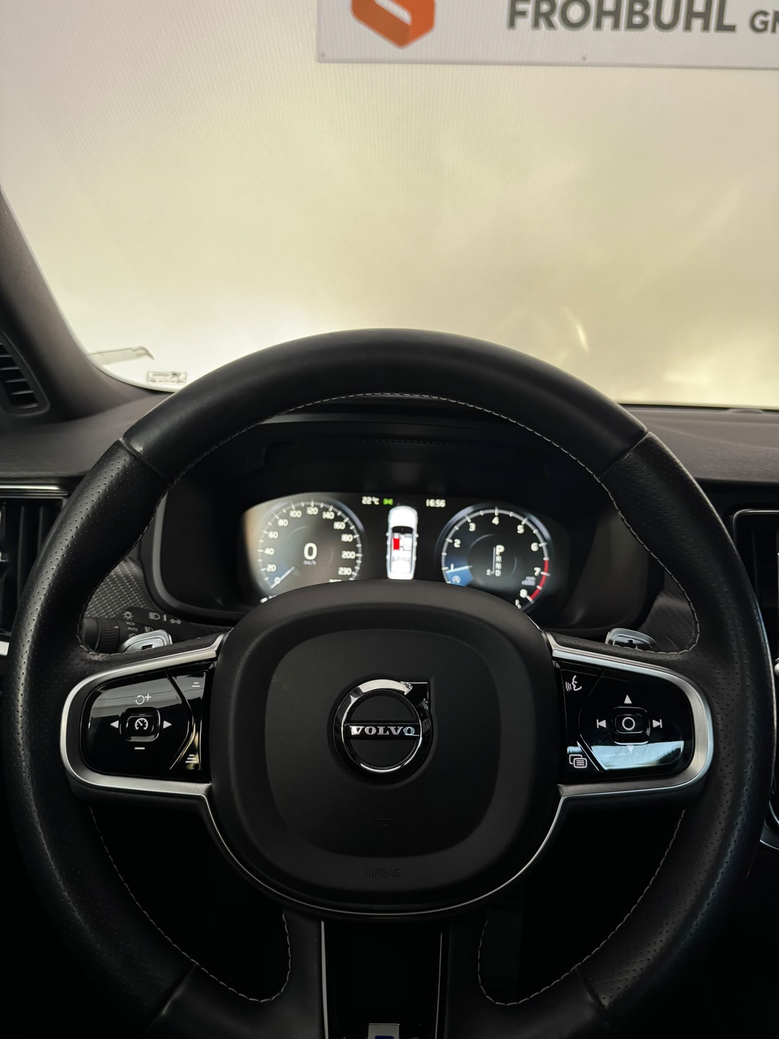 VOLVO S90 T6 AWD R-Design Geartronic | CH | 1.Hand |-image-18