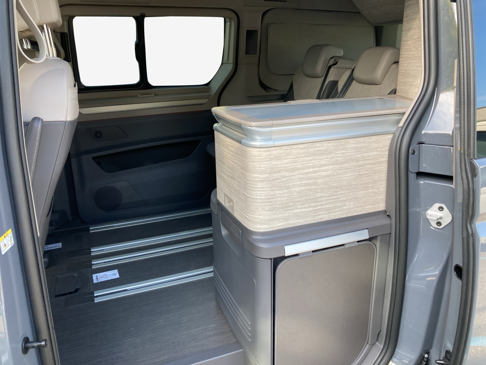 VW California 2.0 TDI Beach Ocean-image-11