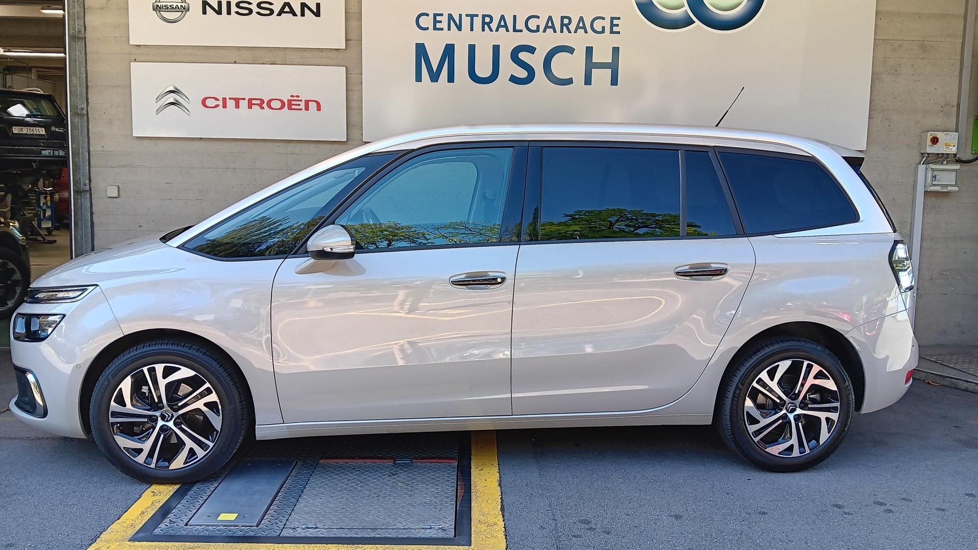 CITROEN Grand C4 Picasso 1.6 BlueHDi Feel Edition EAT6-image-1