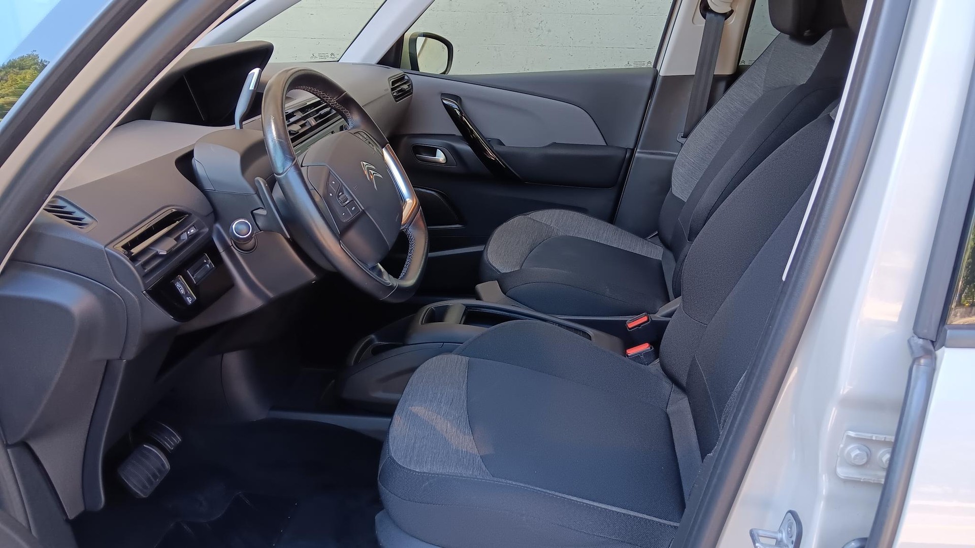 CITROEN Grand C4 Picasso 1.6 BlueHDi Feel Edition EAT6-image-6