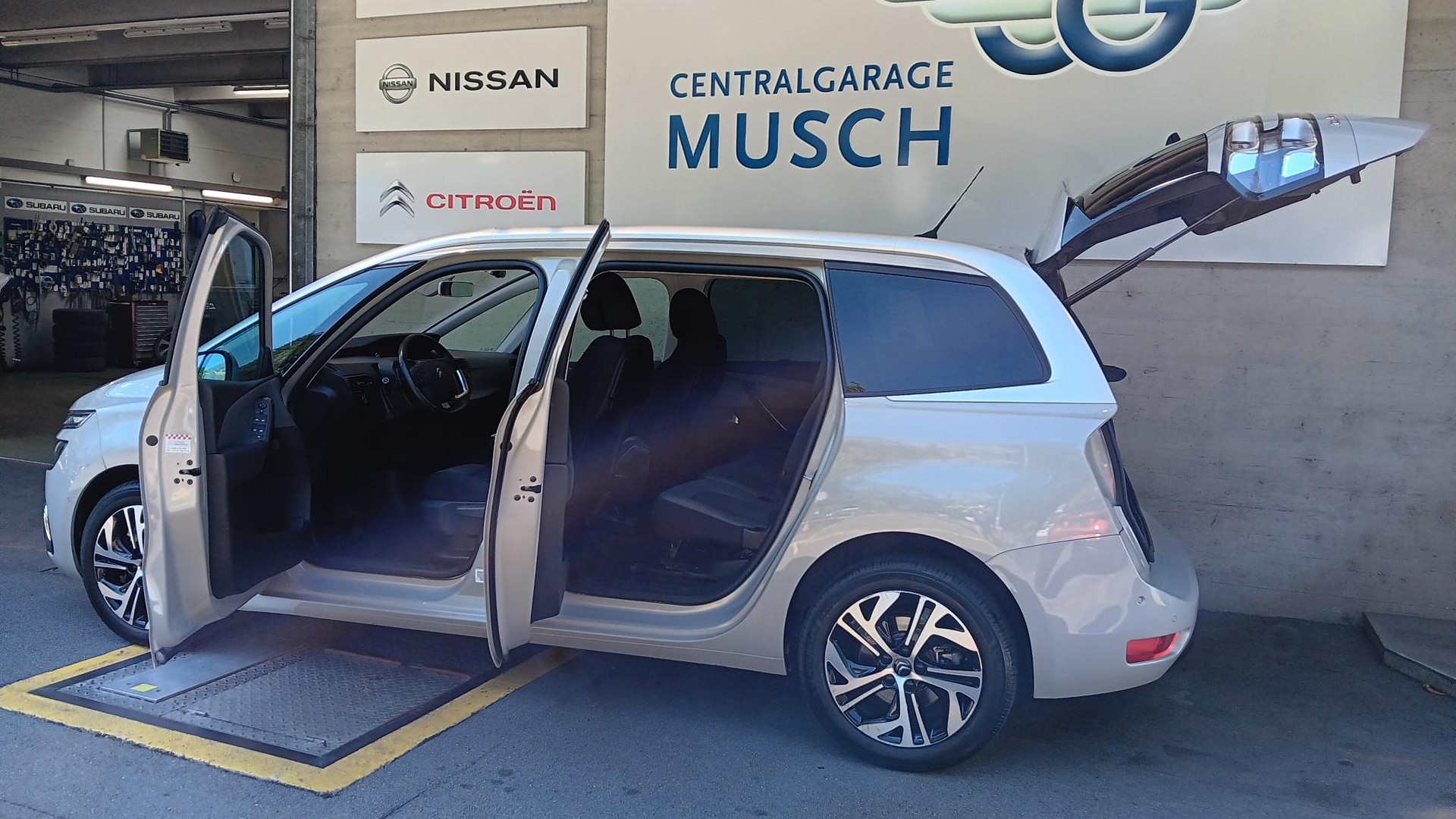 CITROEN Grand C4 Picasso 1.6 BlueHDi Feel Edition EAT6-image-5