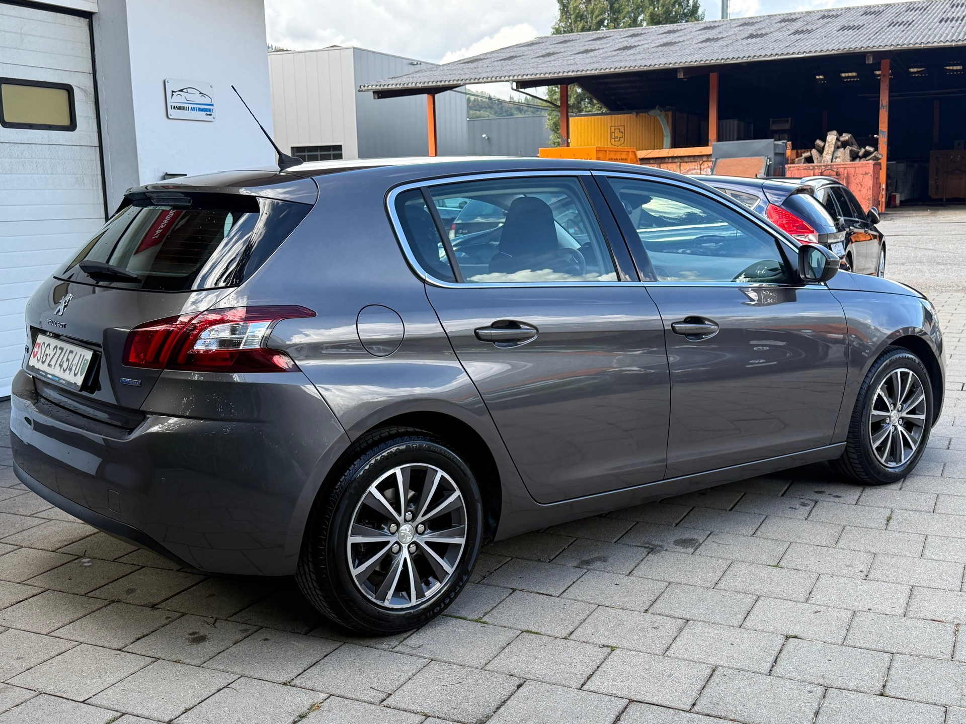 PEUGEOT 308 1.2 THP Style Automatic-image-8