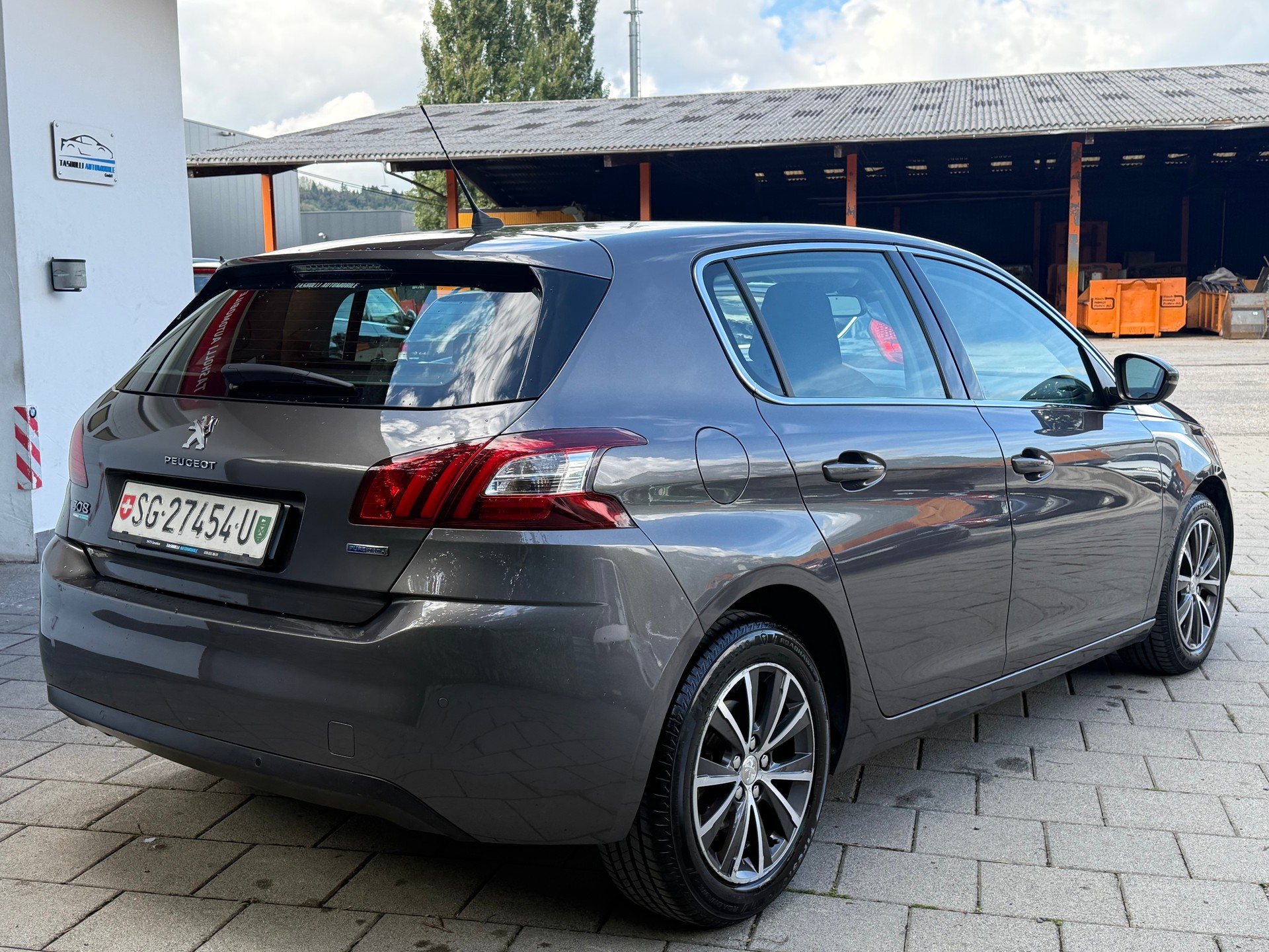 PEUGEOT 308 1.2 THP Style Automatic-image-7
