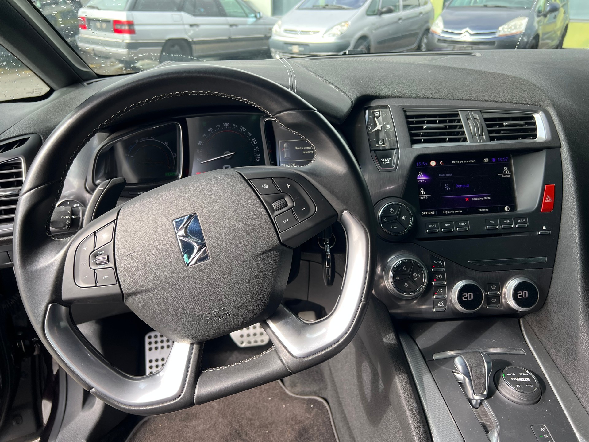DS AUTOMOBILES DS 5 HYbrid4 200 Sport Chic EGS6-image-9