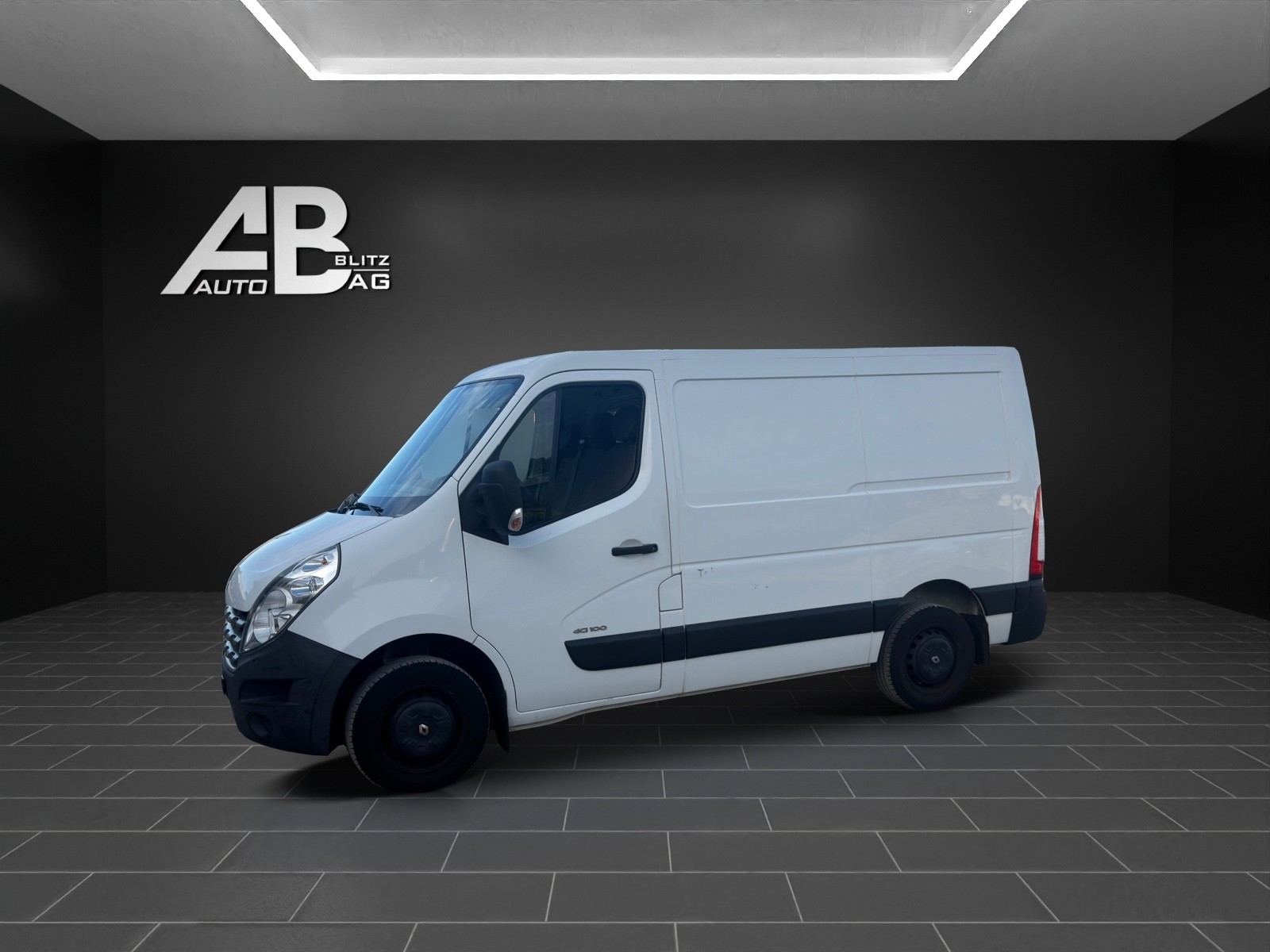 RENAULT Master T28 2.3dCi L1H1-image-1
