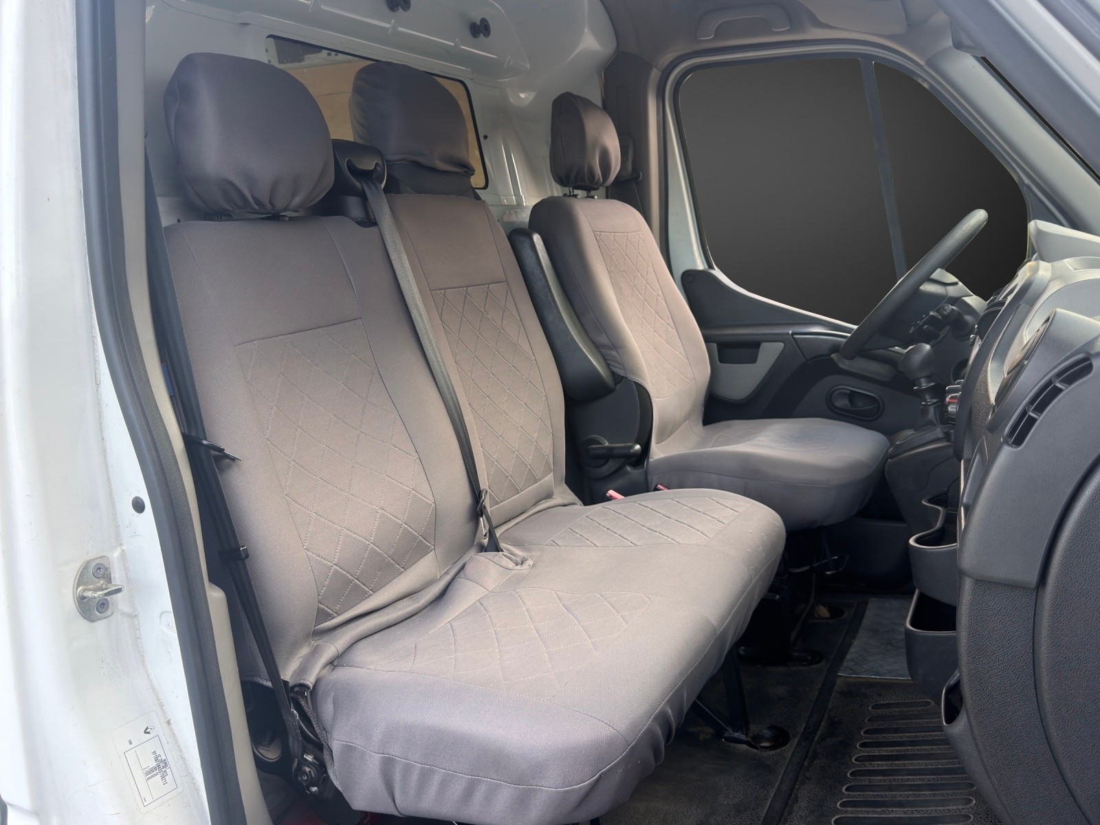 RENAULT Master T28 2.3dCi L1H1-image-8