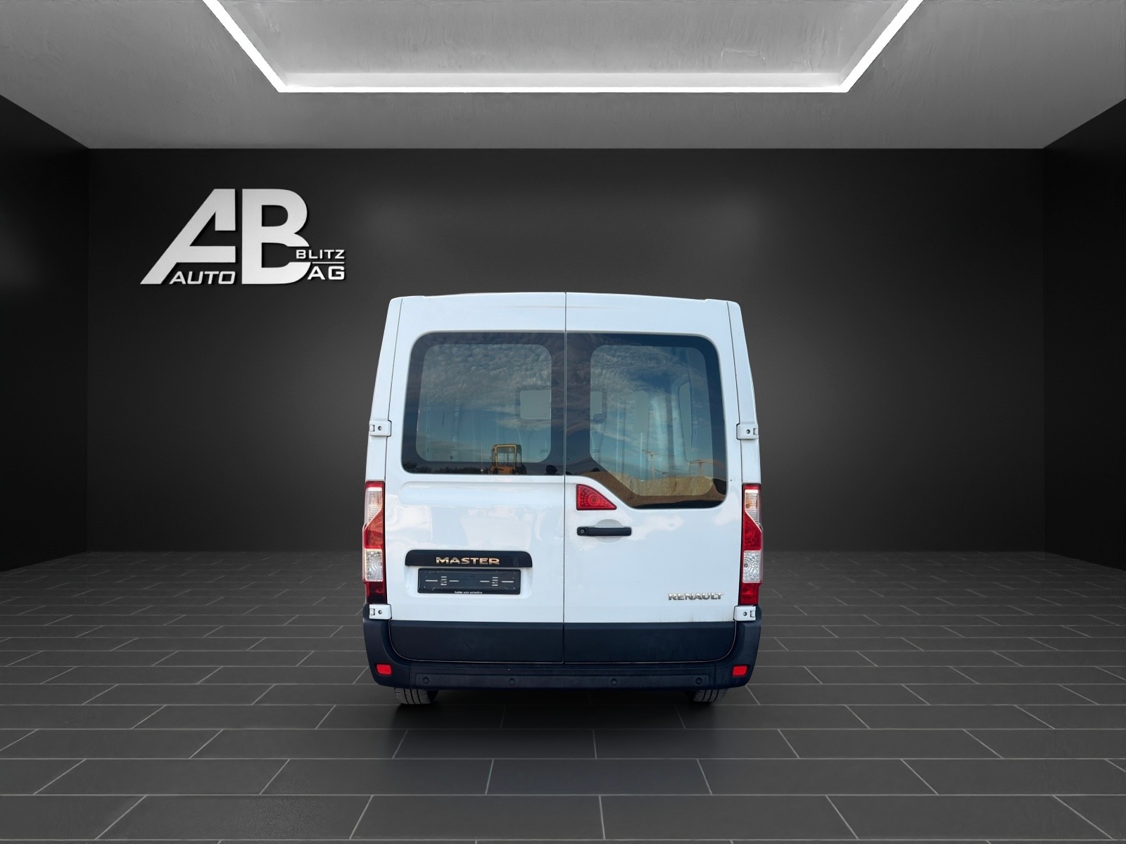 RENAULT Master T28 2.3dCi L1H1-image-3