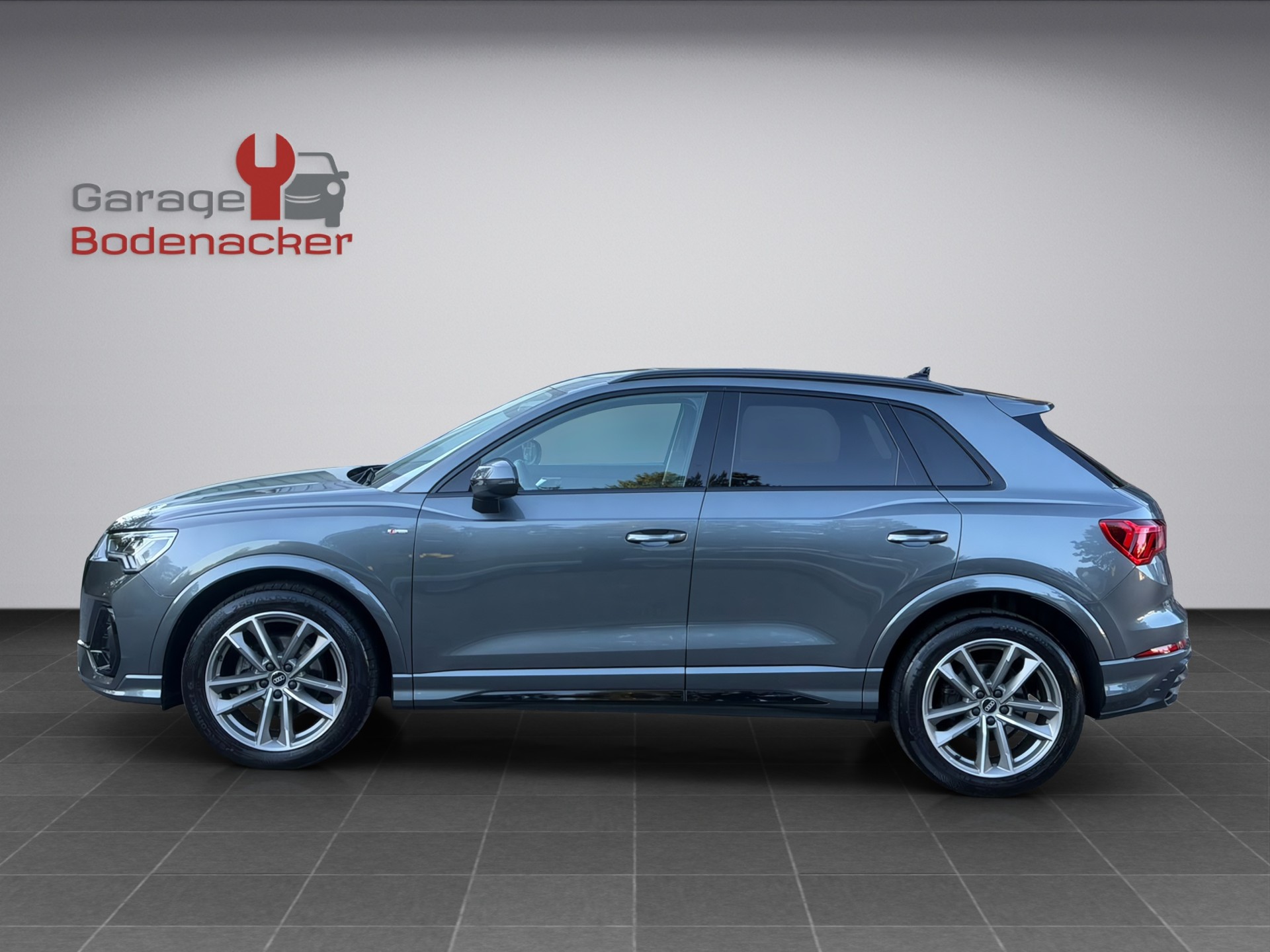 AUDI Q3 35 TDI S line quattro S-tronic-image-3