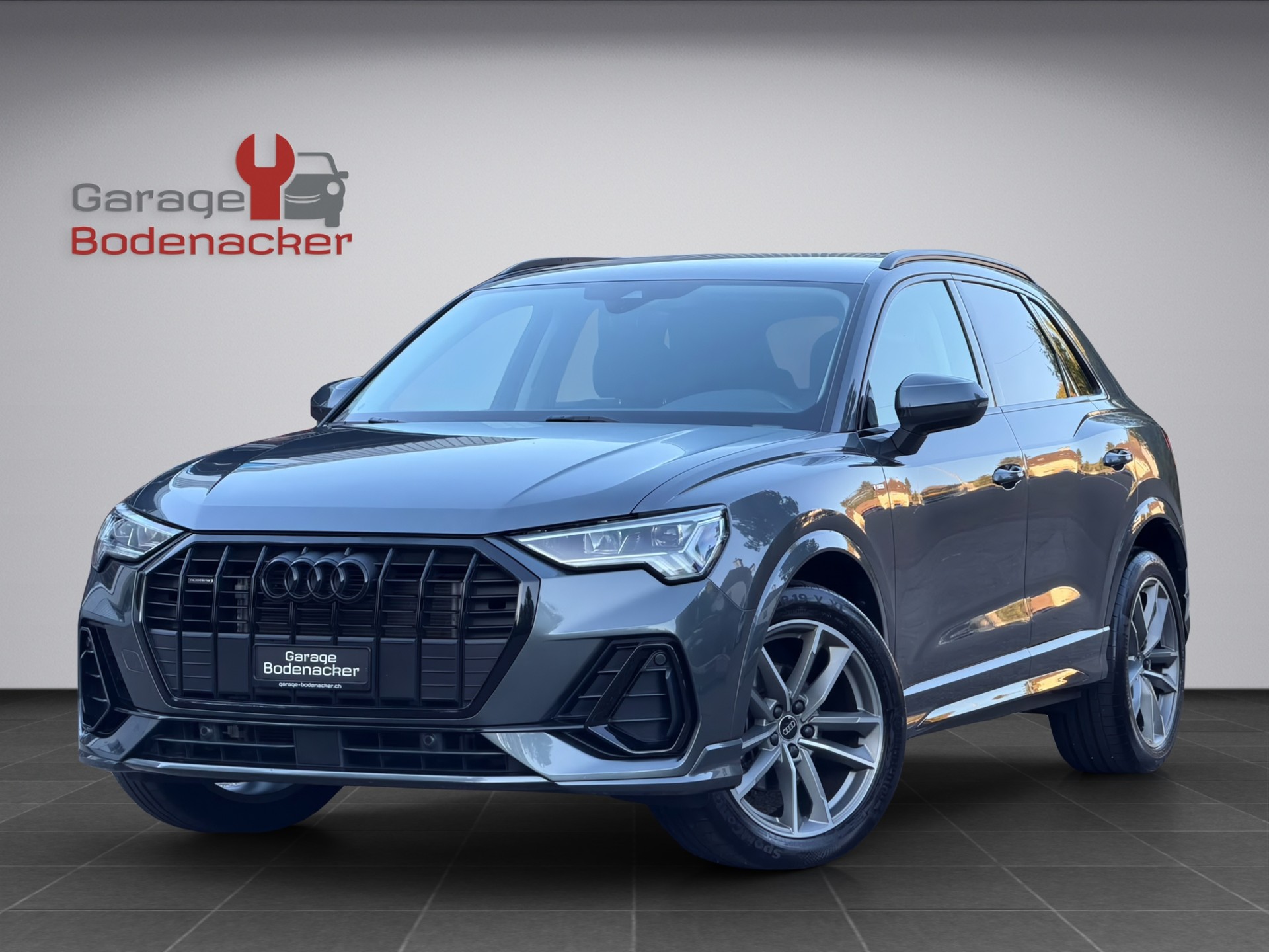 AUDI Q3 35 TDI S line quattro S-tronic-image-0
