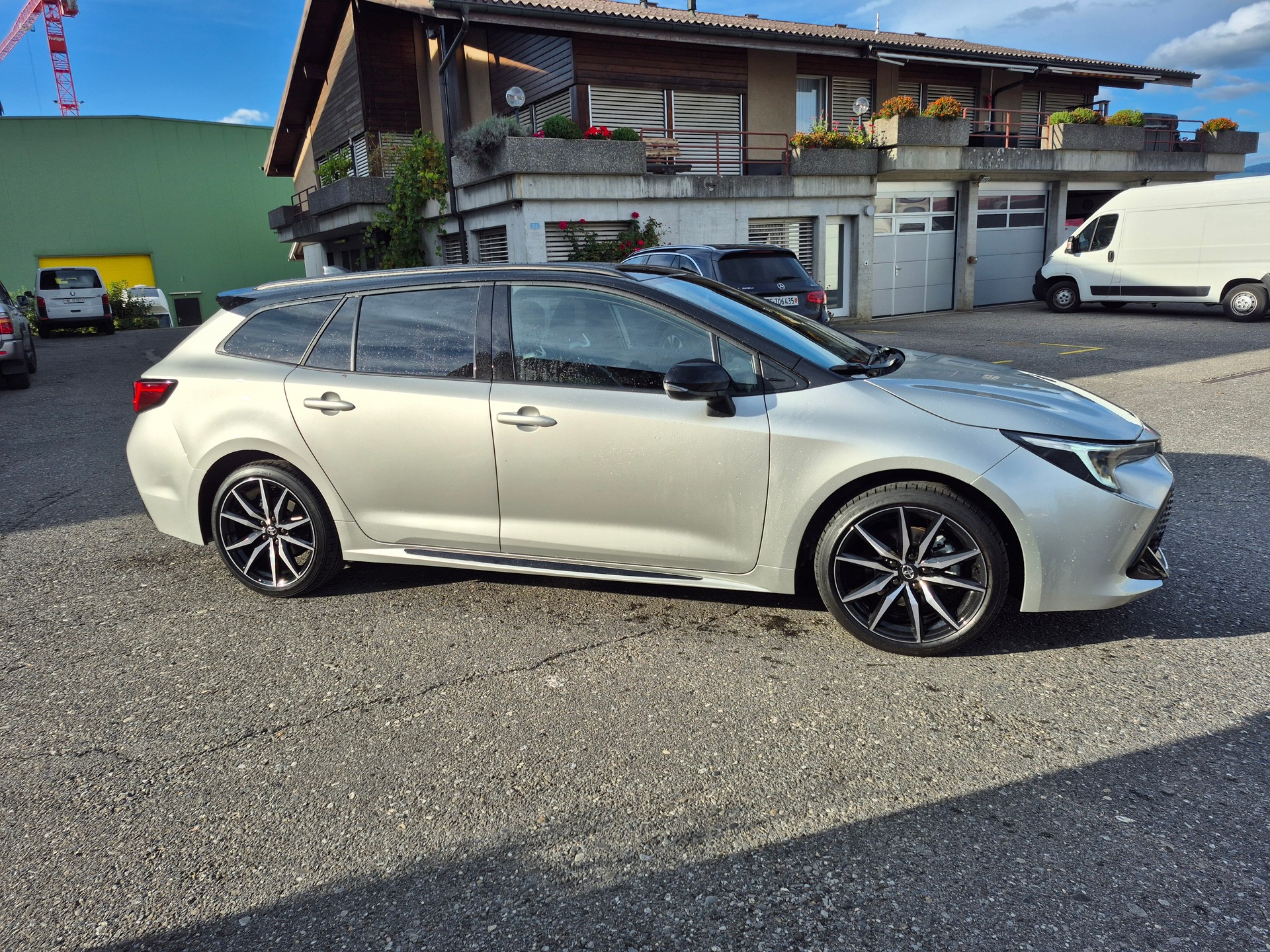 TOYOTA Corolla Touring Sports 2.0 HSD GR Sport e-CVT-image-3