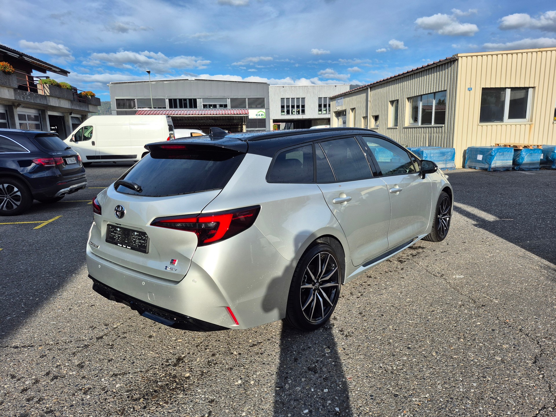 TOYOTA Corolla Touring Sports 2.0 HSD GR Sport e-CVT-image-4