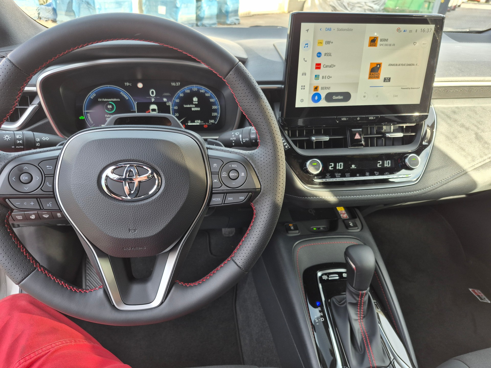TOYOTA Corolla Touring Sports 2.0 HSD GR Sport e-CVT-image-18