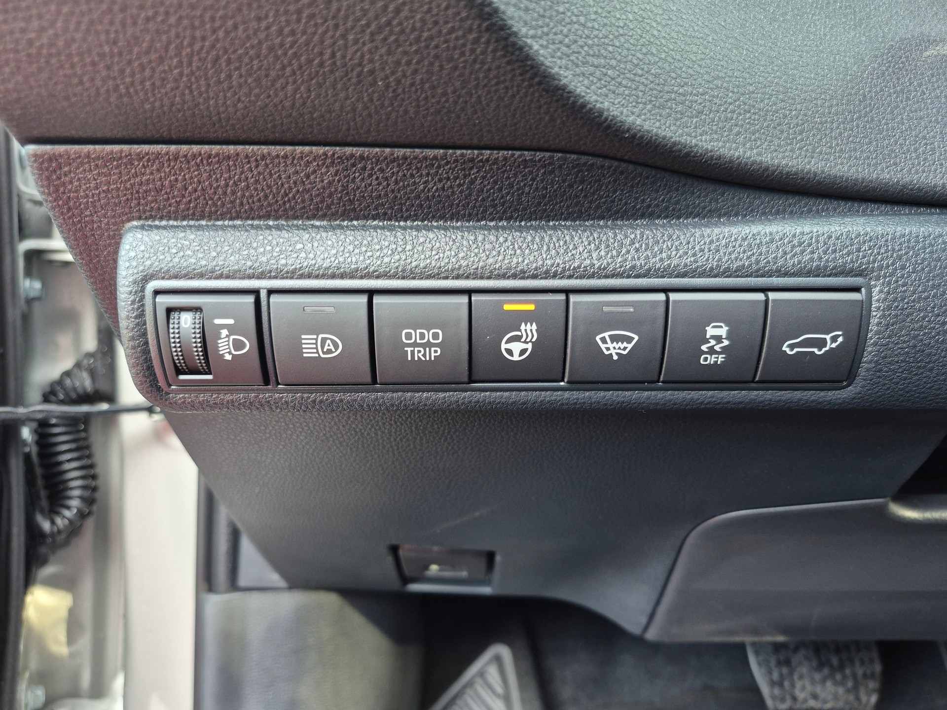 TOYOTA Corolla Touring Sports 2.0 HSD GR Sport e-CVT-image-16