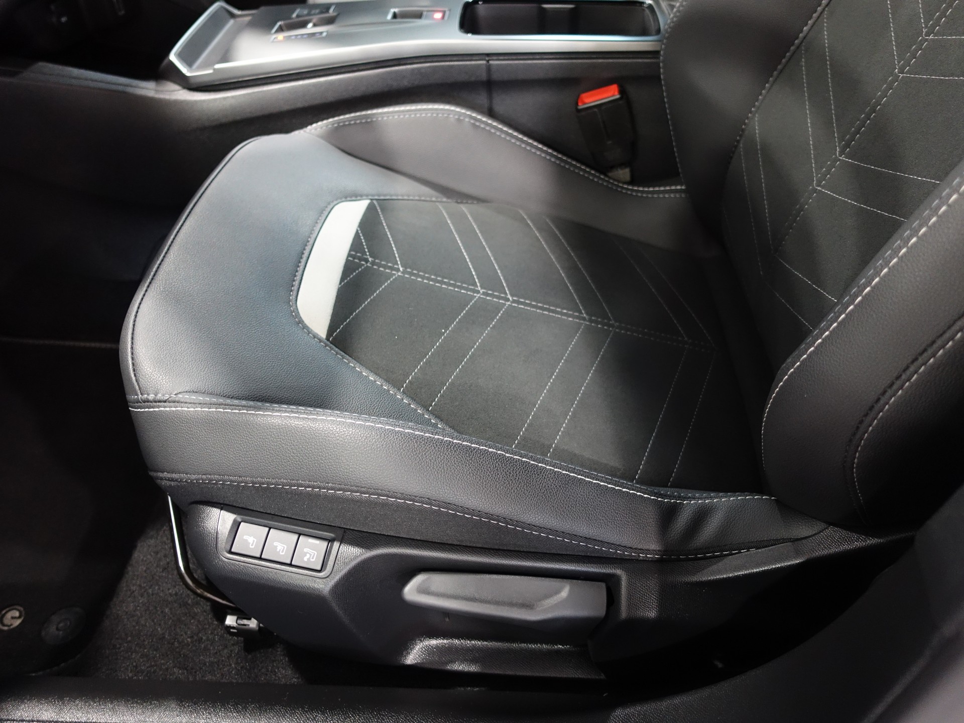 OPEL Mokka e 54 kWh GS WoW Wärmepumpe 8 Jahre Garantie-image-12
