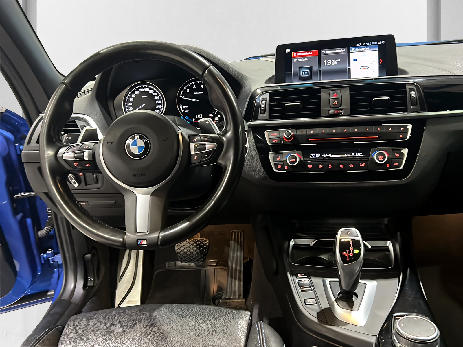 BMW M240i xDrive Steptronic**Tempomat ACC,Rückfahrtkamera,CH Auslieferung,Frisch ab MFK**Winteraktion**-image-8