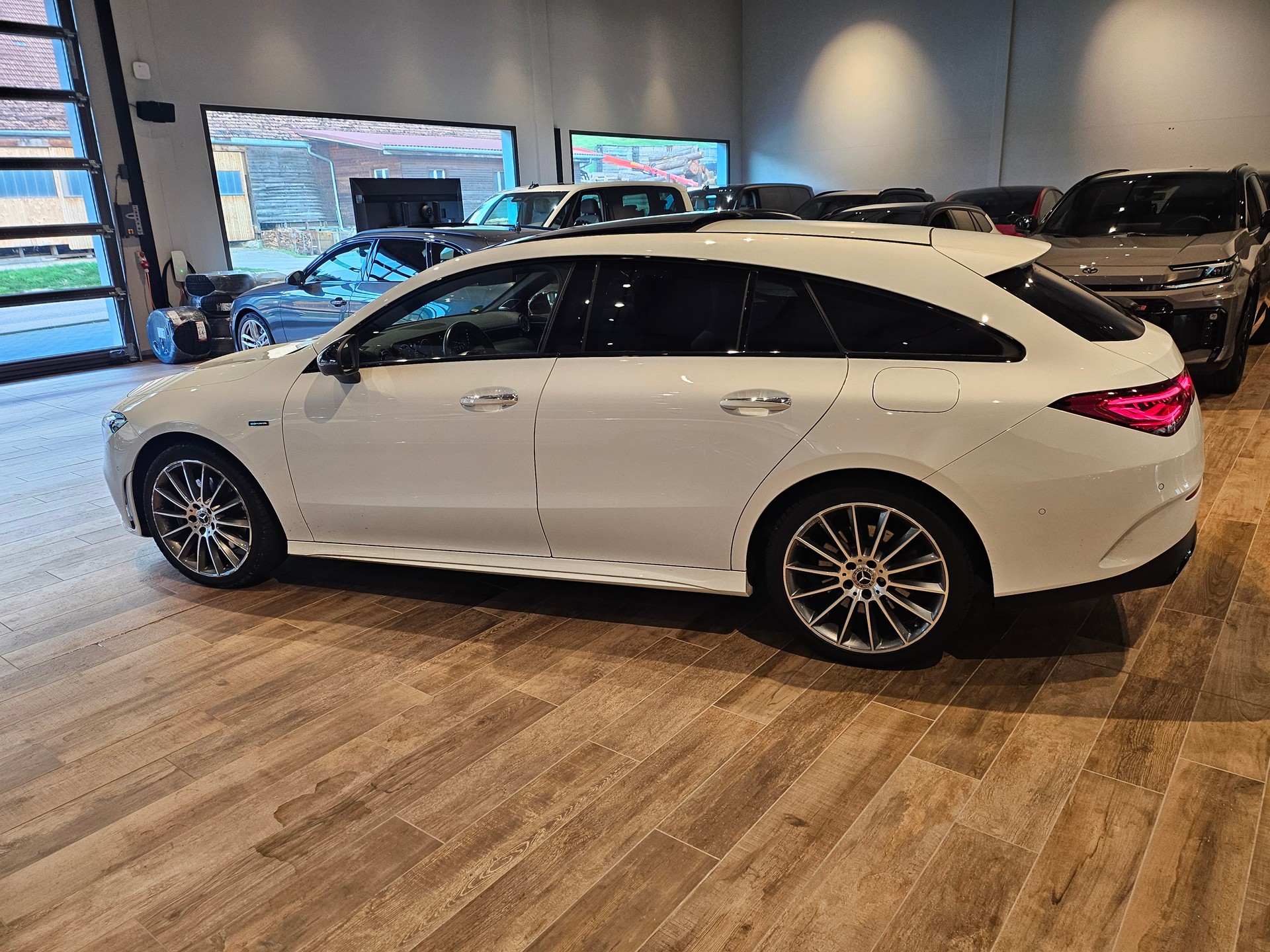 MERCEDES-BENZ CLA Shooting Brake 250 e 8G-DCT AMG Line🔥NP.82'000🔥-image-10