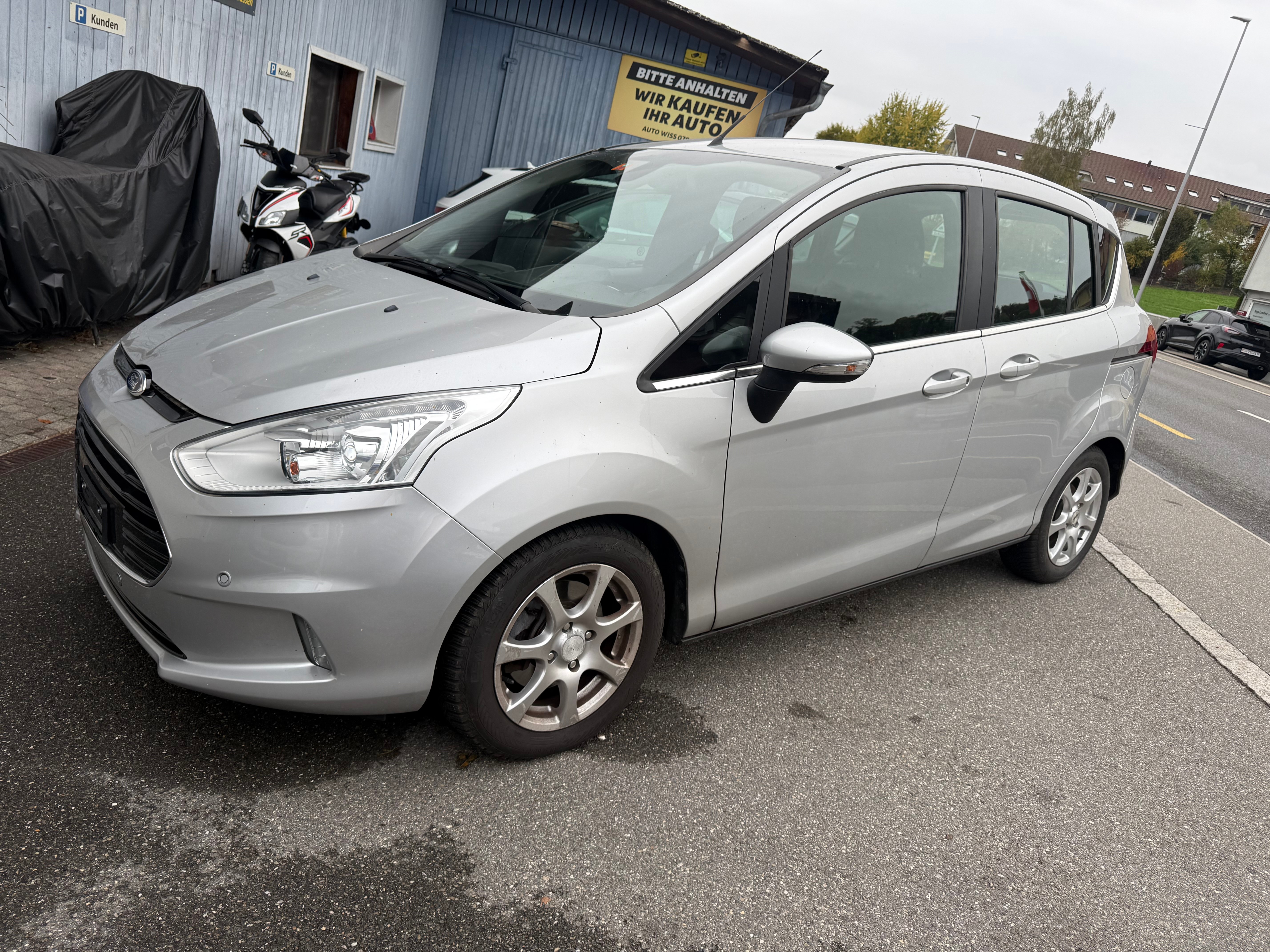 Car photo
