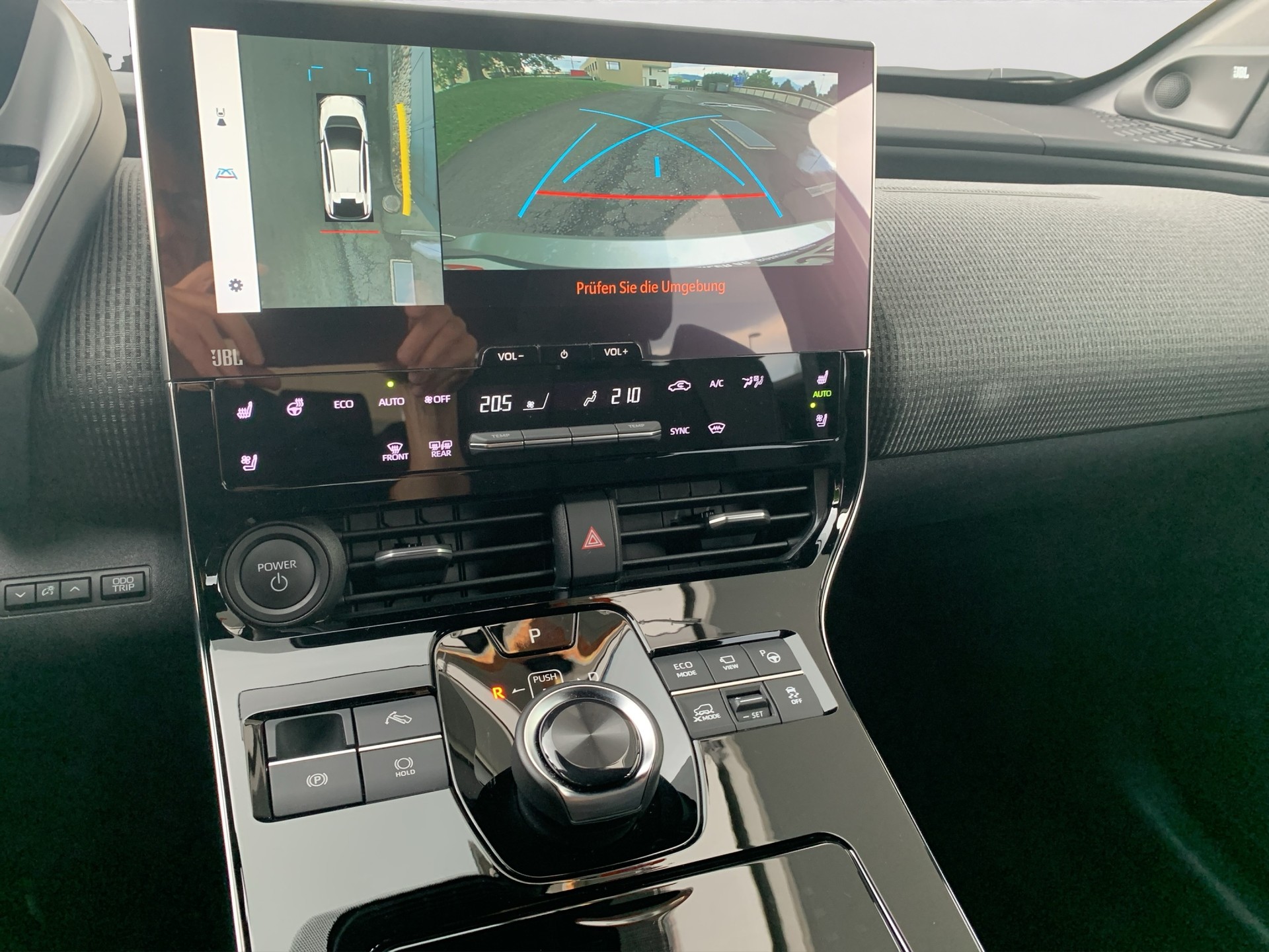 TOYOTA bZ4X Premium 71,4 kWh 4WD-image-13