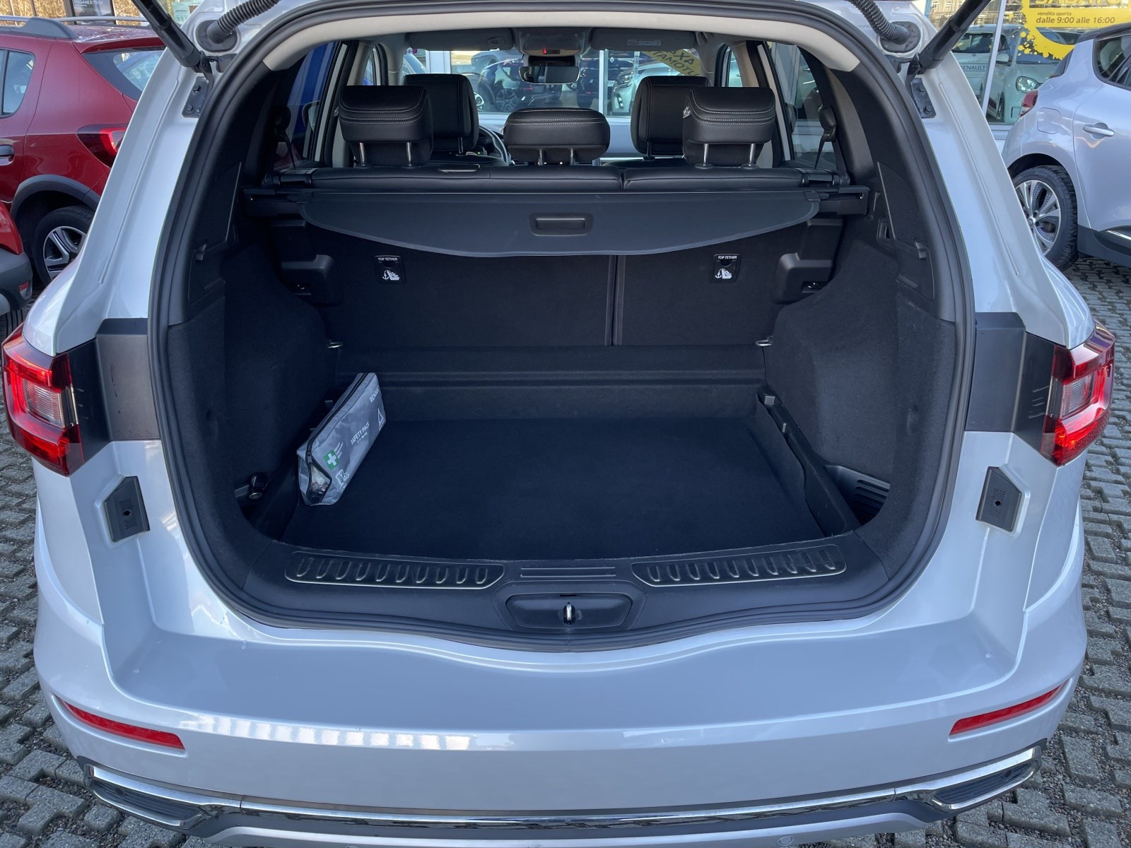 RENAULT Koleos 2.0 dCi Intens 4WD Xtronic CVT-image-3