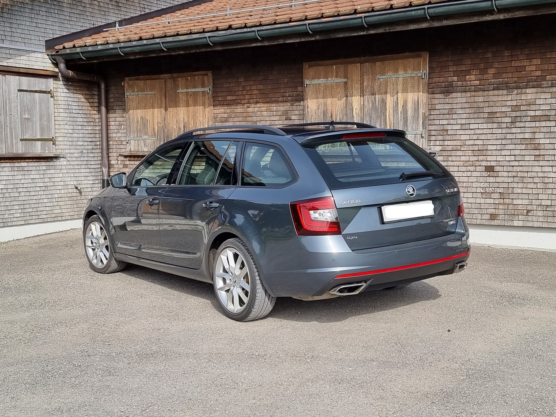 SKODA Octavia Combi 2.0 TDI RS 4x4 DSG-image-1