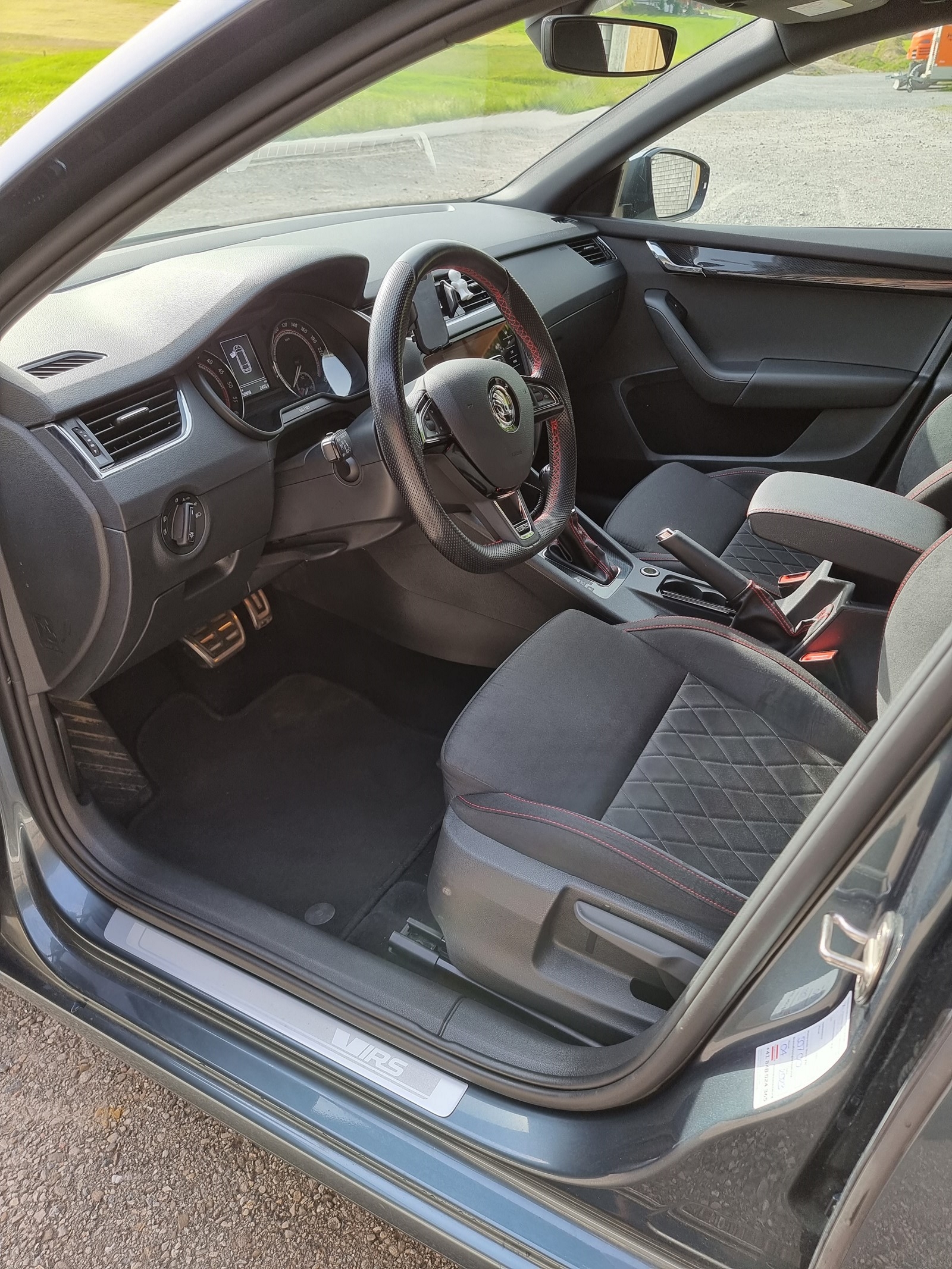 SKODA Octavia Combi 2.0 TDI RS 4x4 DSG-image-3