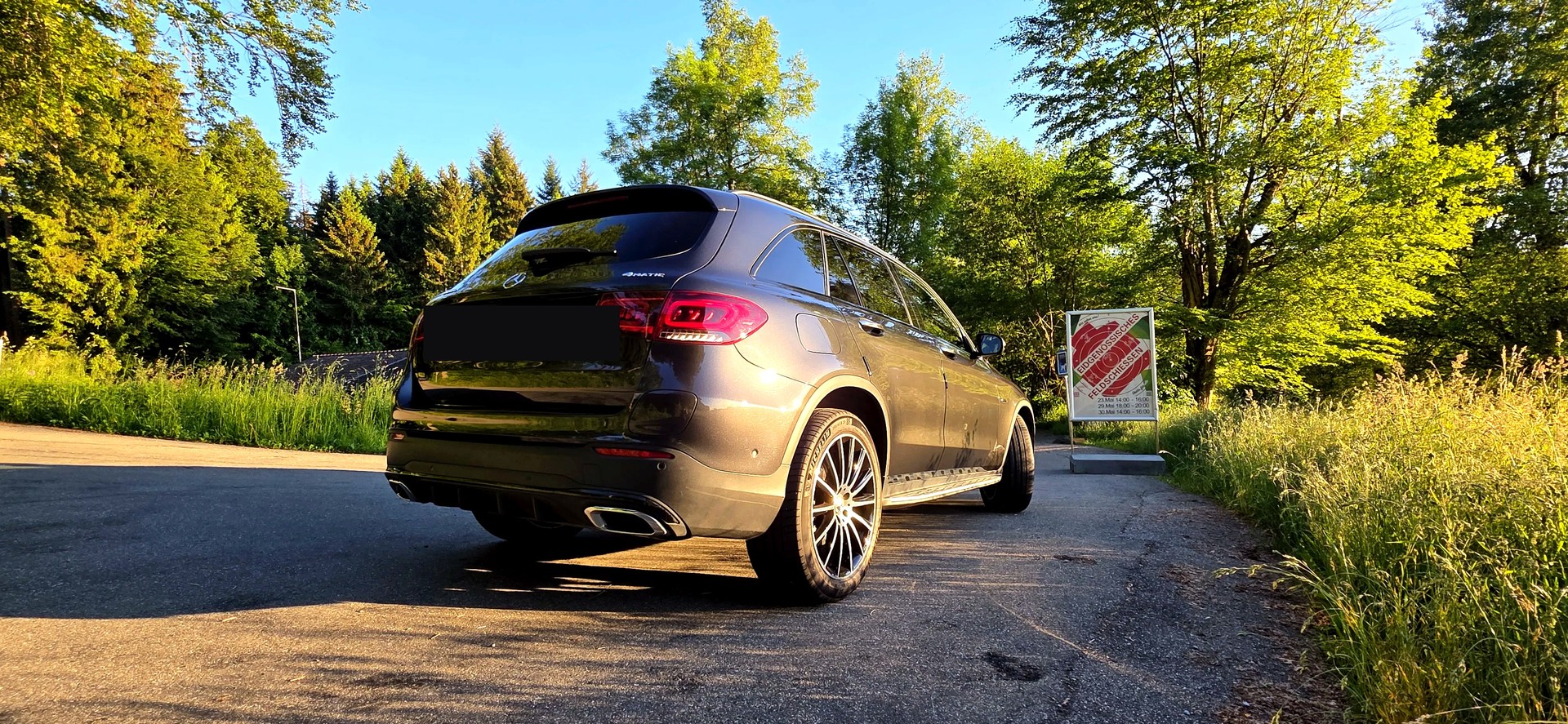 MERCEDES-BENZ GLC 300 e AMG Line Plus 4Matic 9G-Tronic-image-6