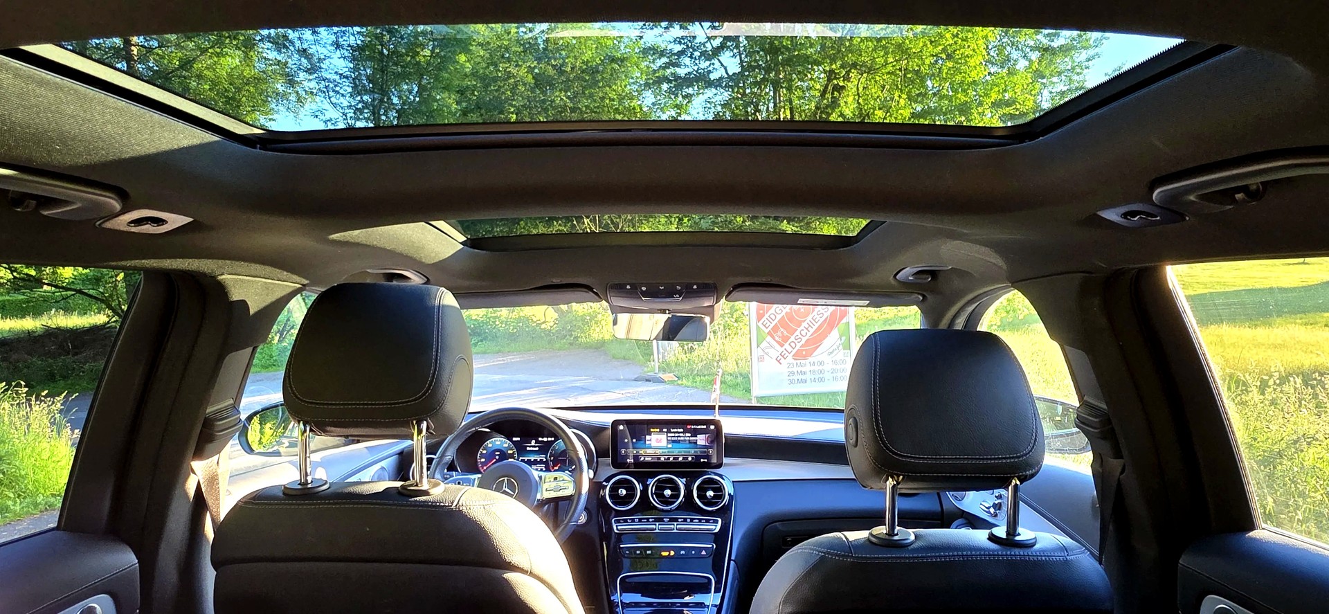 MERCEDES-BENZ GLC 300 e AMG Line Plus 4Matic 9G-Tronic-image-12