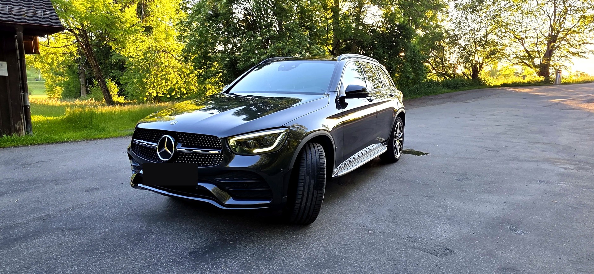 MERCEDES-BENZ GLC 300 e AMG Line Plus 4Matic 9G-Tronic-image-2