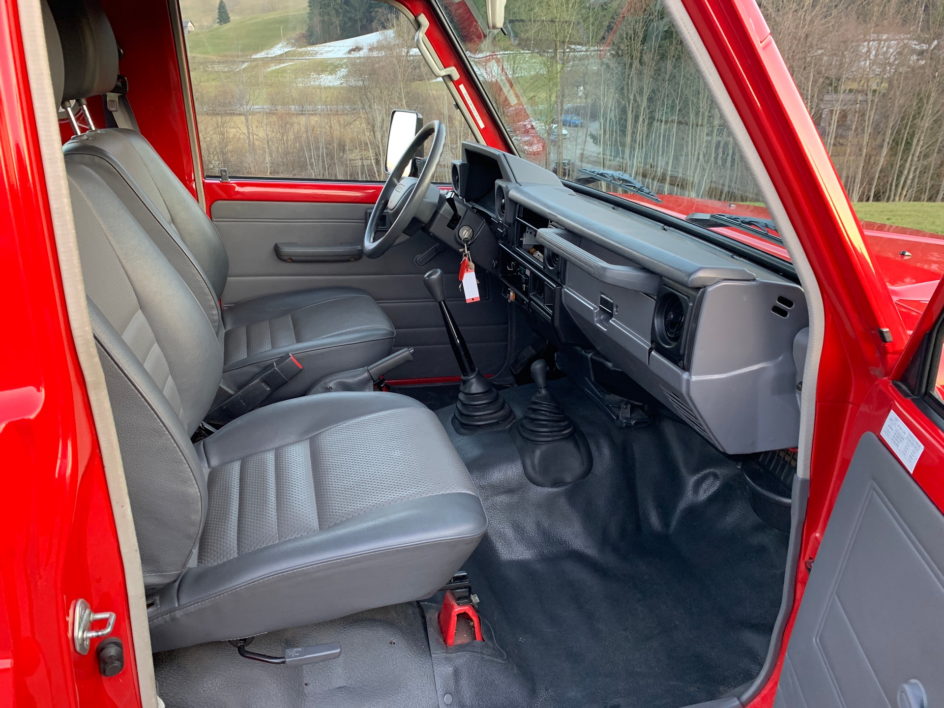 TOYOTA 400 Hdt Long 4.2D Buschtaxi-image-9