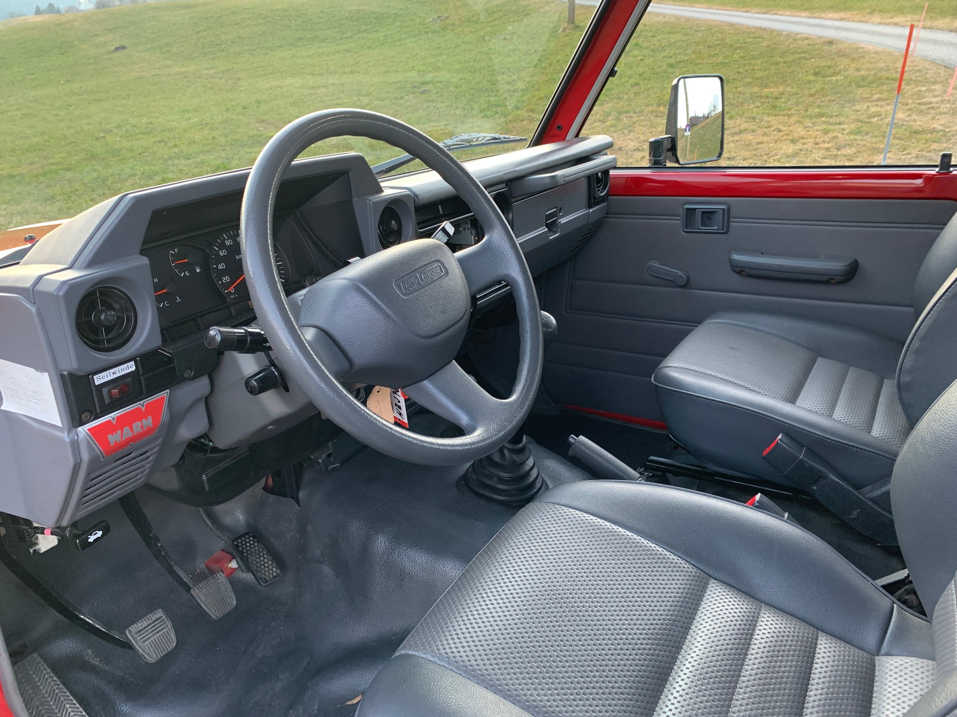 TOYOTA 400 Hdt Long 4.2D Buschtaxi-image-8
