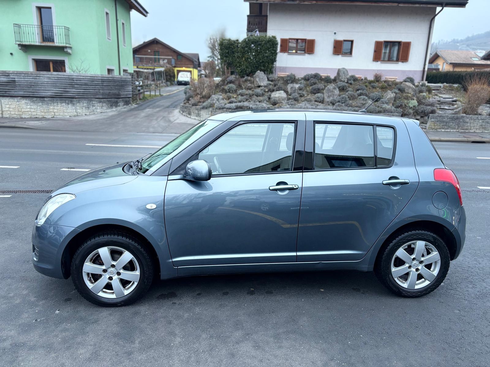 SUZUKI Swift 1.3i 16V GL 4x4-image-7