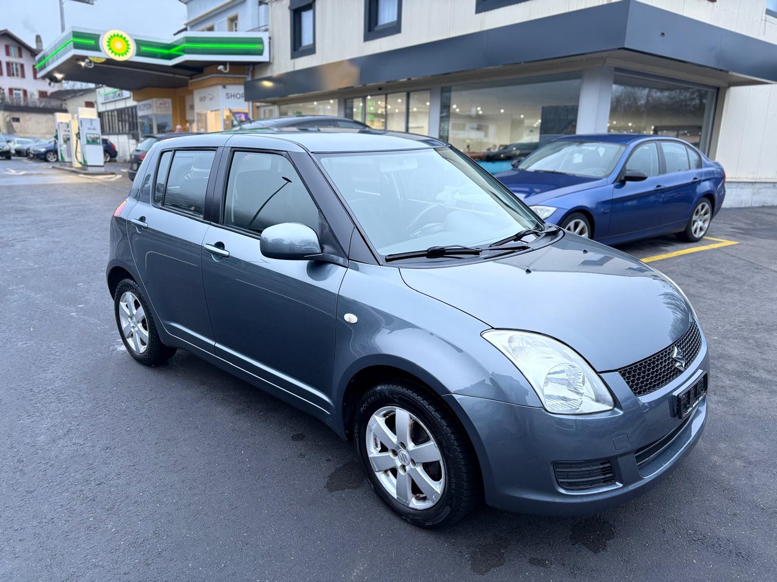 SUZUKI Swift 1.3i 16V GL 4x4-image-2