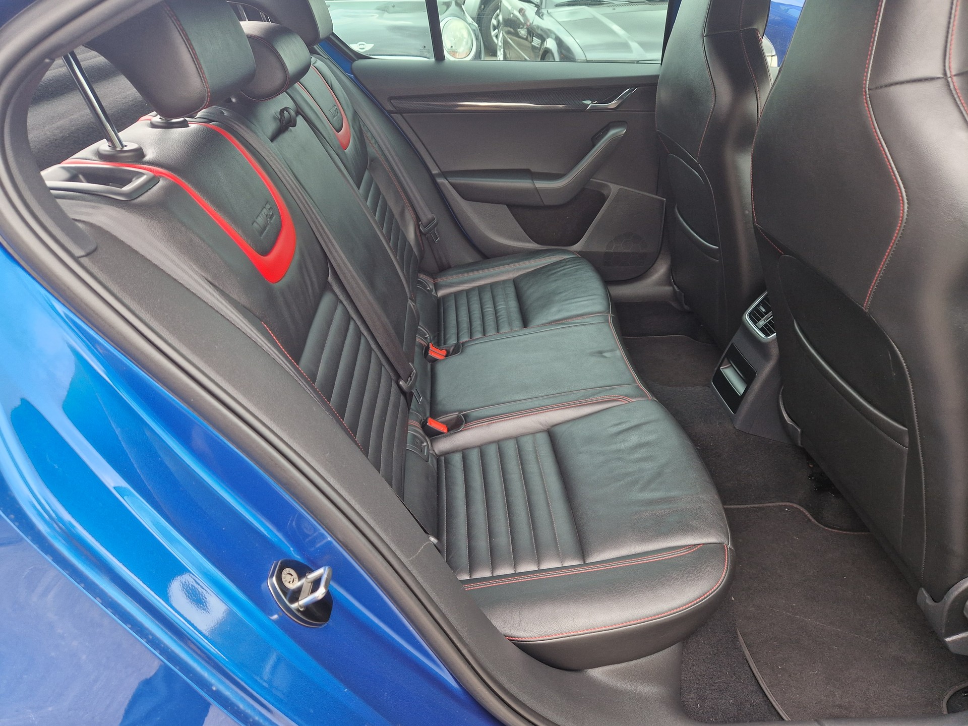 SKODA Octavia 2.0 TSI RS DSG-image-8