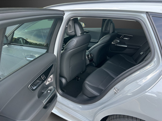 MERCEDES-BENZ C 200 T 4 Matic-image-9