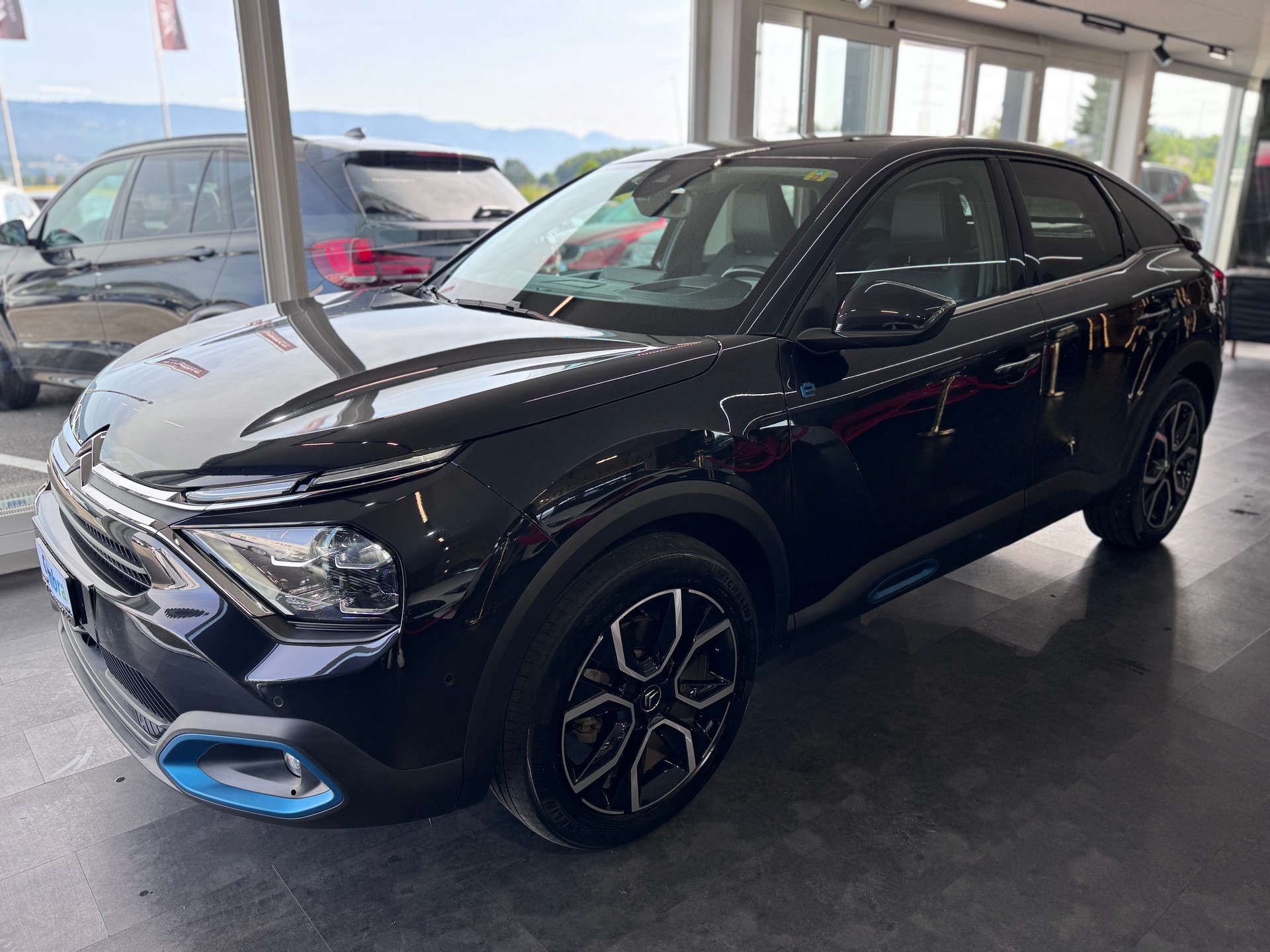 CITROEN C4 Electric Shine-image-2