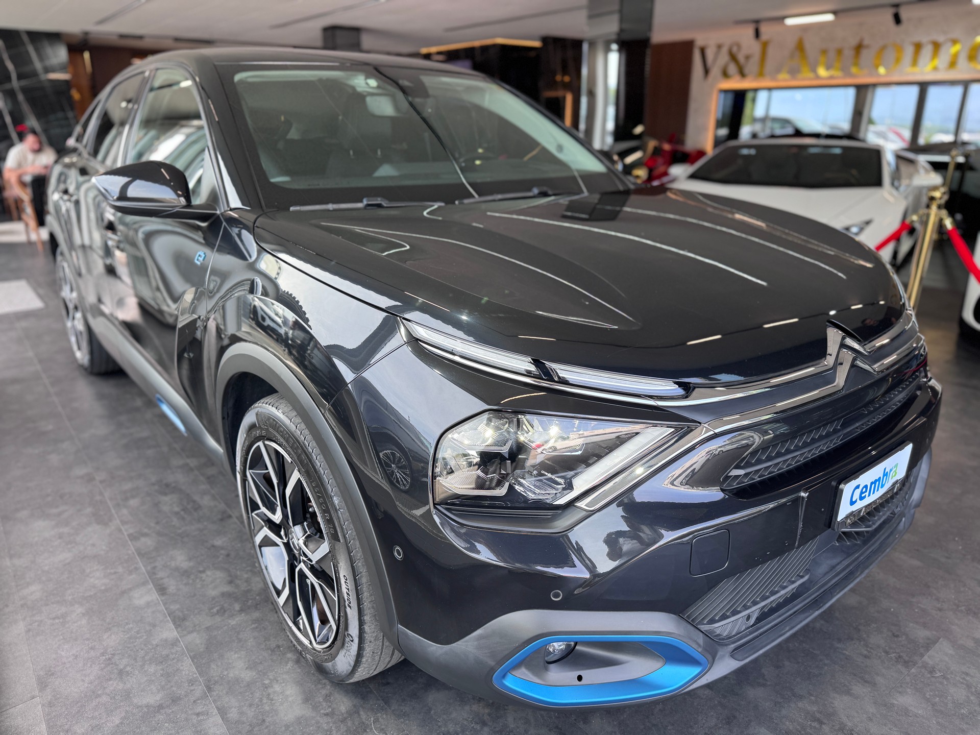 CITROEN C4 Electric Shine-image-3