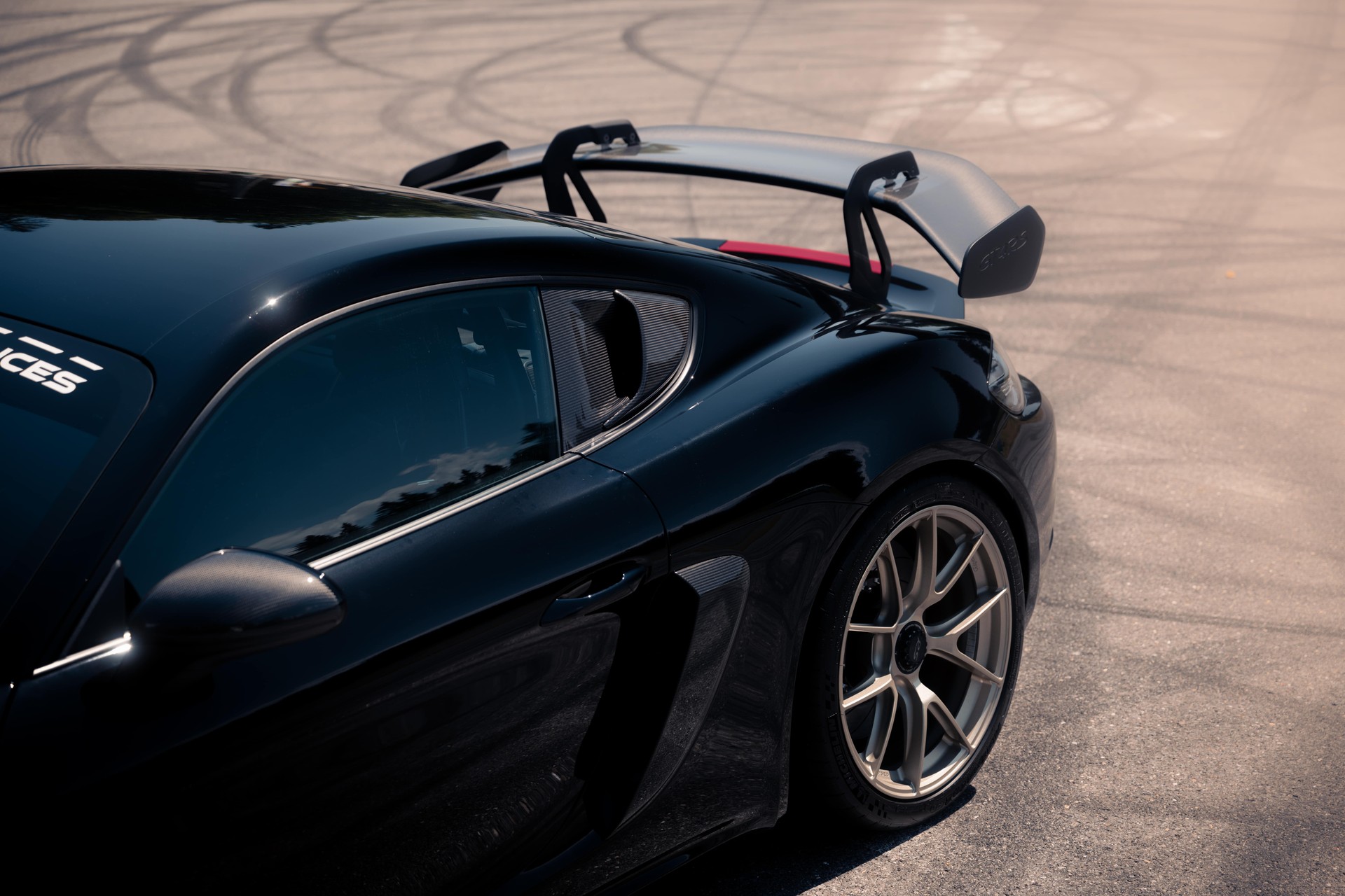 PORSCHE 718 Cayman GT4 RS PDK-image-5