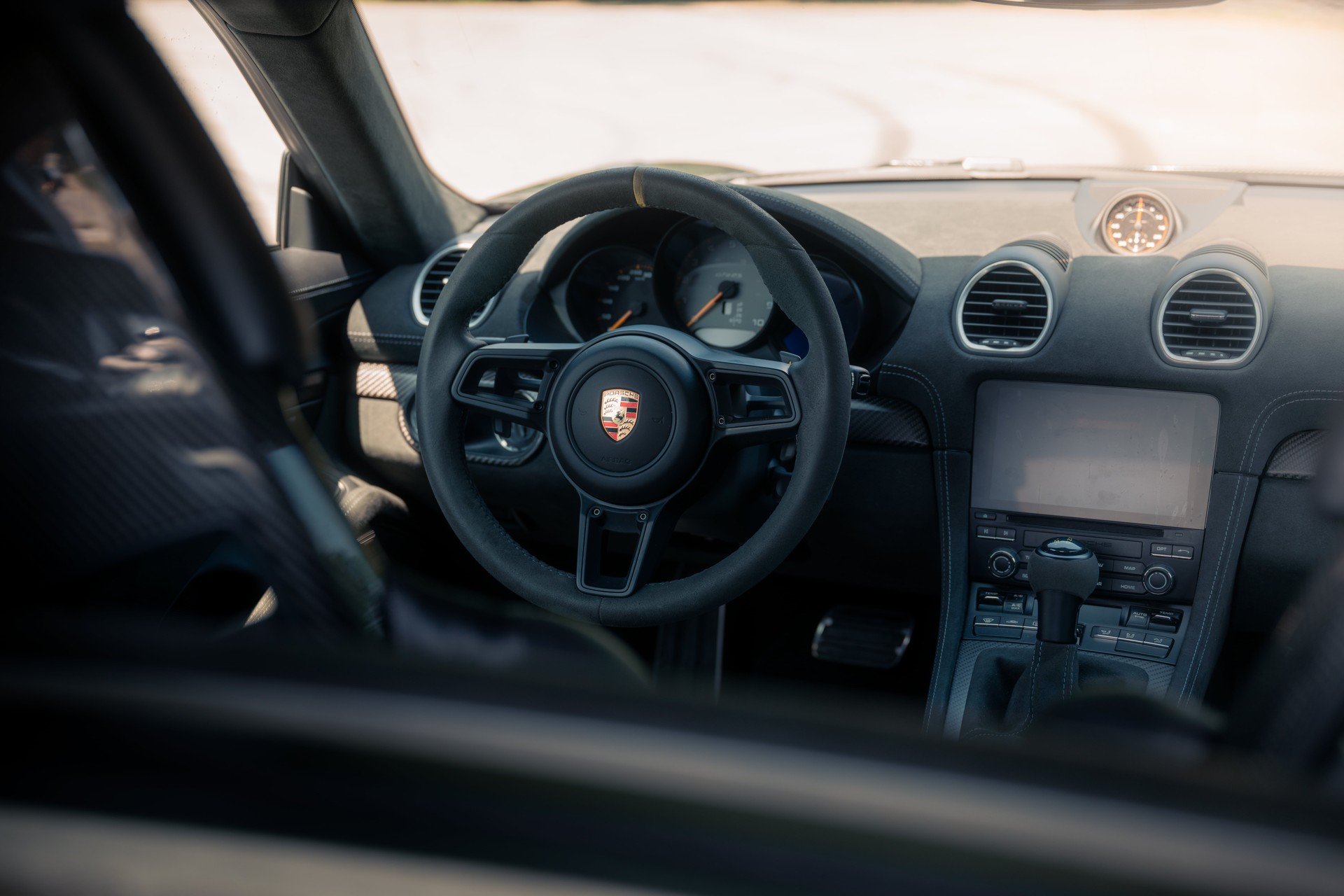 PORSCHE 718 Cayman GT4 RS PDK-image-10