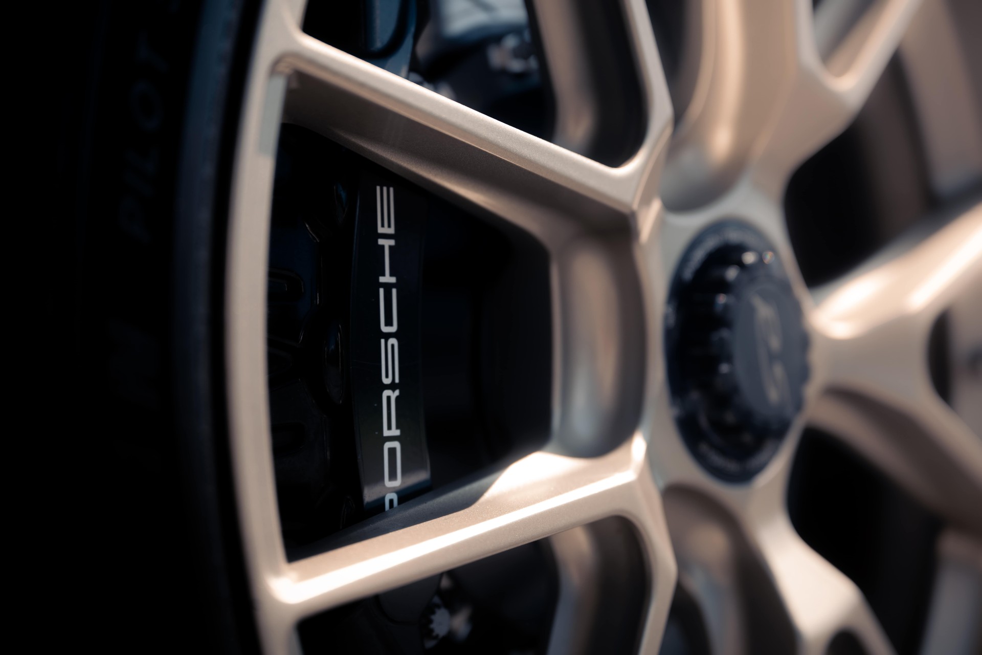 PORSCHE 718 Cayman GT4 RS PDK-image-14