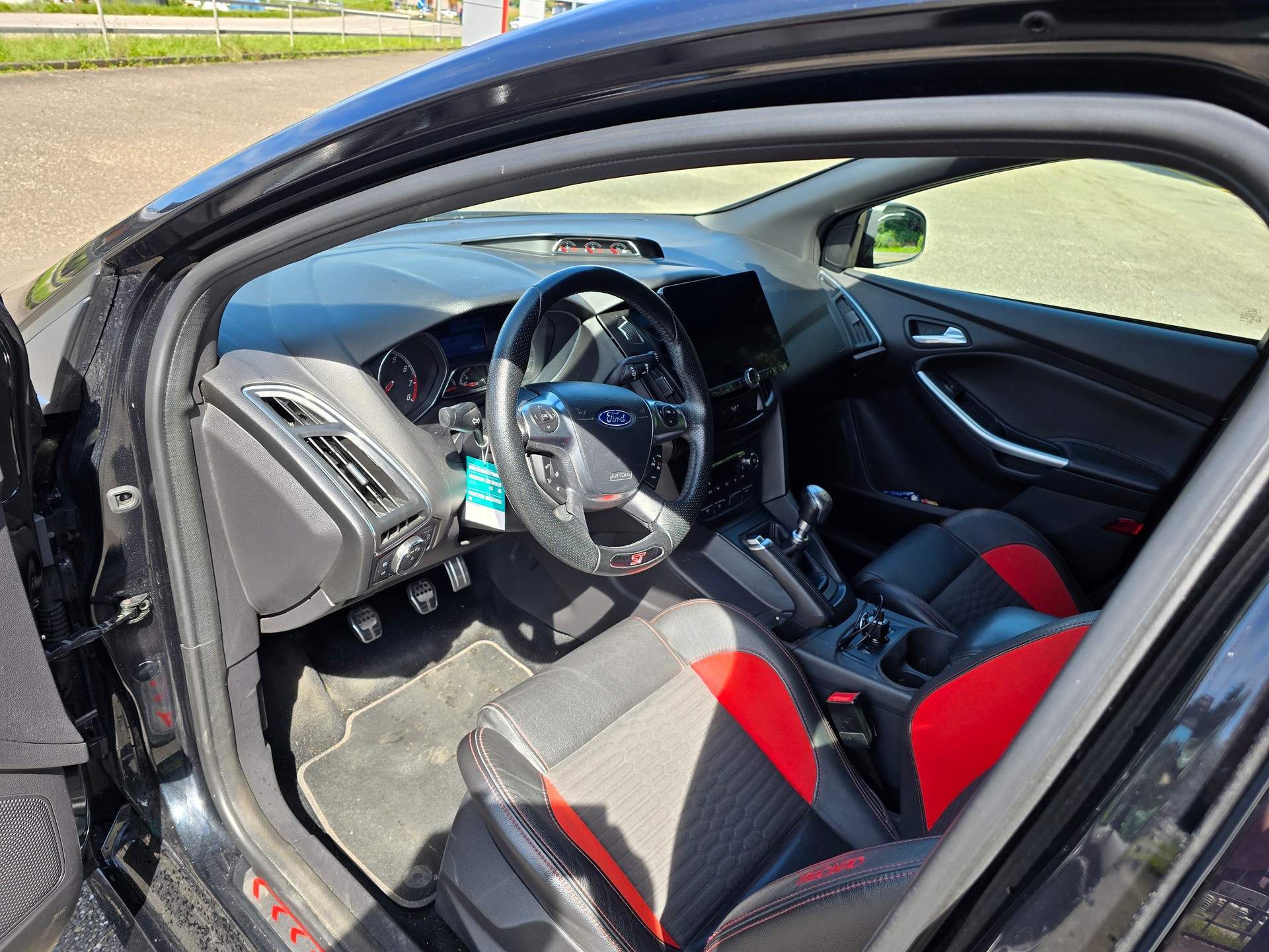 FORD Focus 2.0 SCTi ST-1-image-3