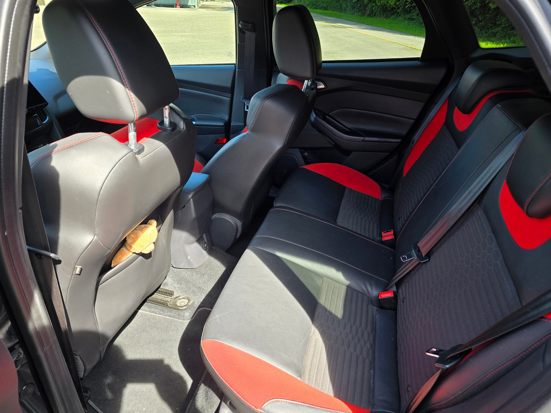FORD Focus 2.0 SCTi ST-1-image-7