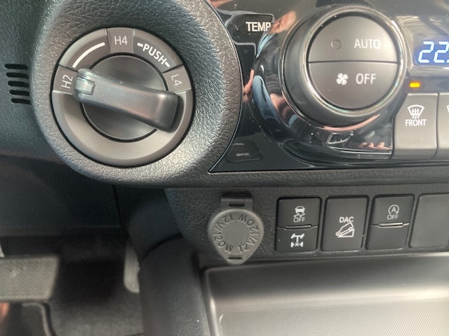 TOYOTA Hilux 2.4d Style Double Cab 4x4 A-image-10