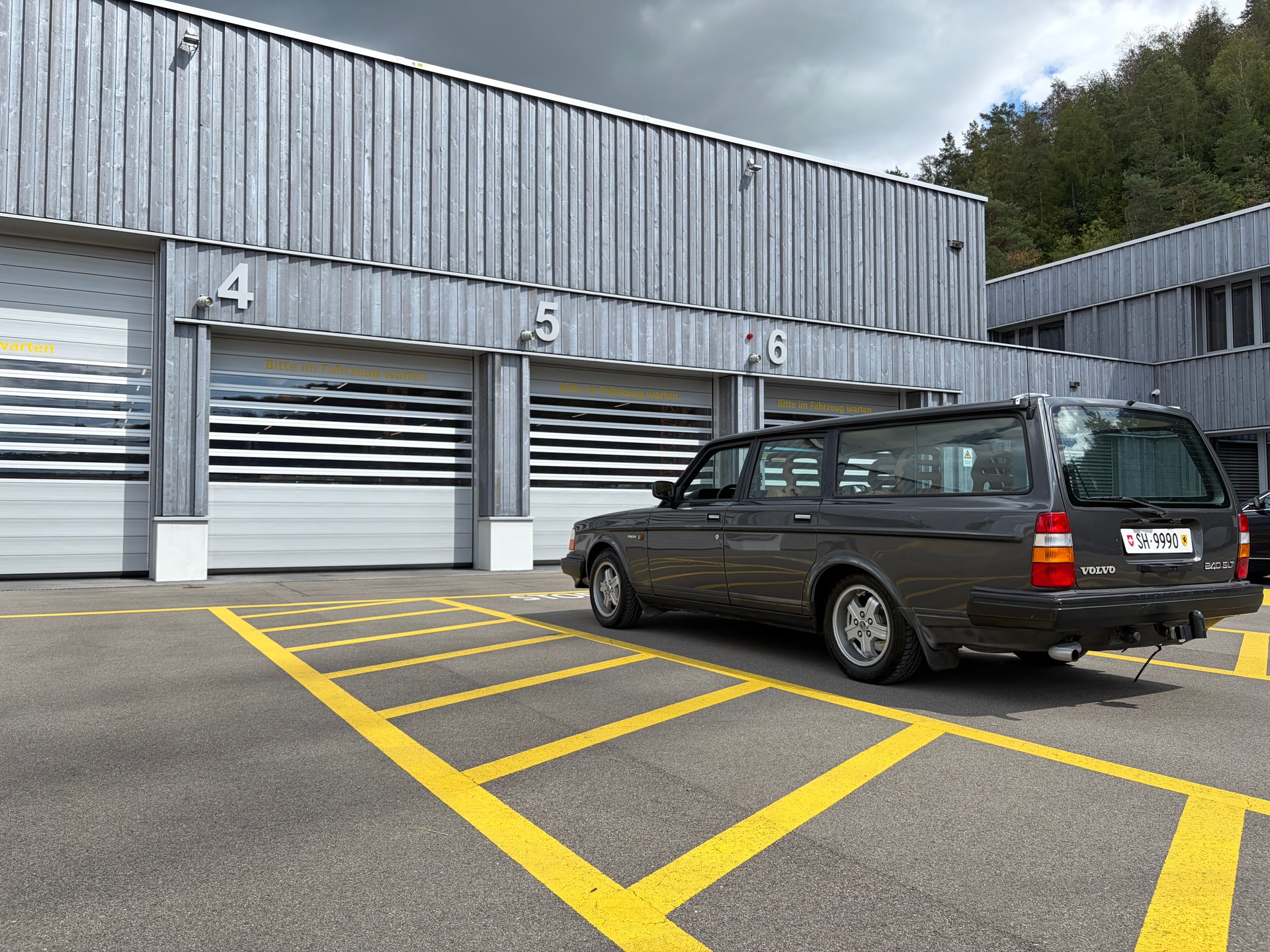 VOLVO 240 2.3 GLT (GL)-image-6