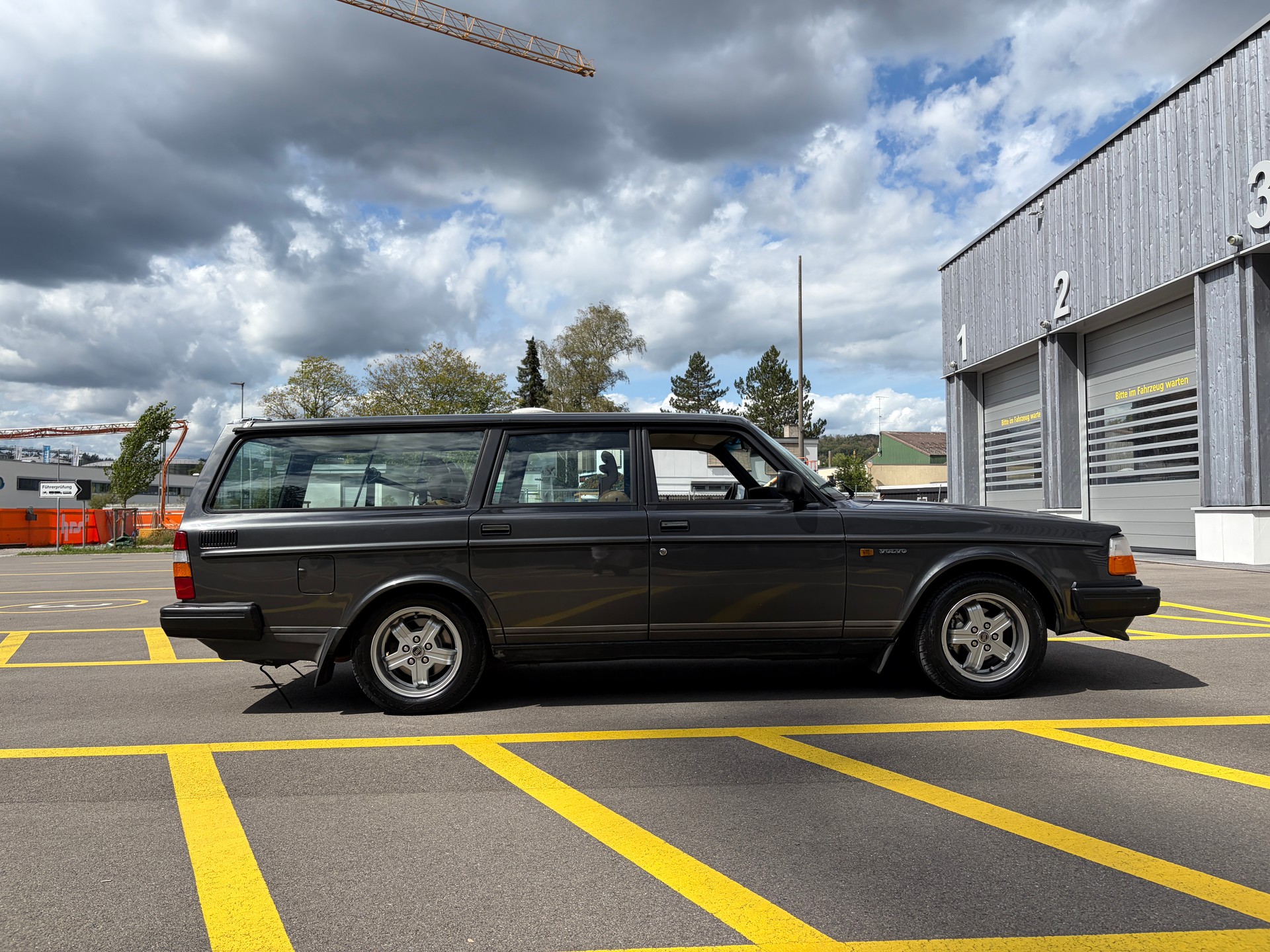VOLVO 240 2.3 GLT (GL)-image-4